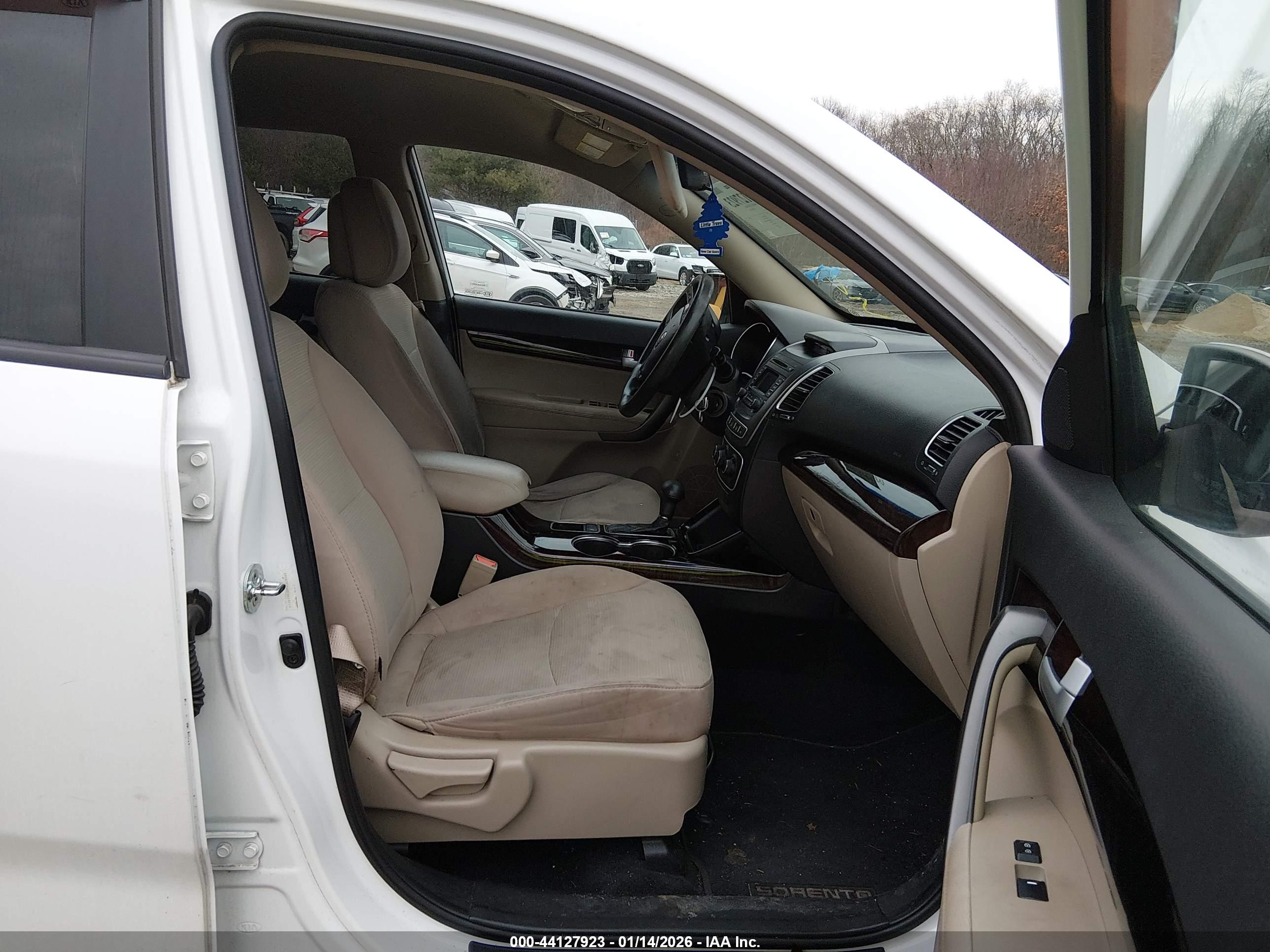 KIA SORENTO image 5