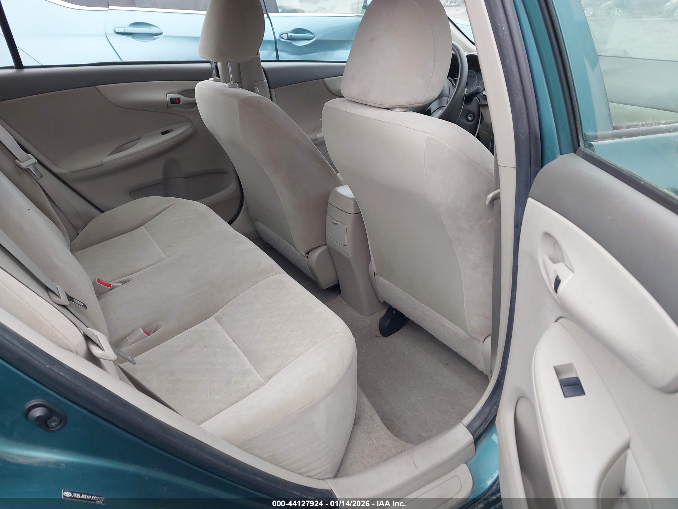 TOYOTA COROLLA image 8