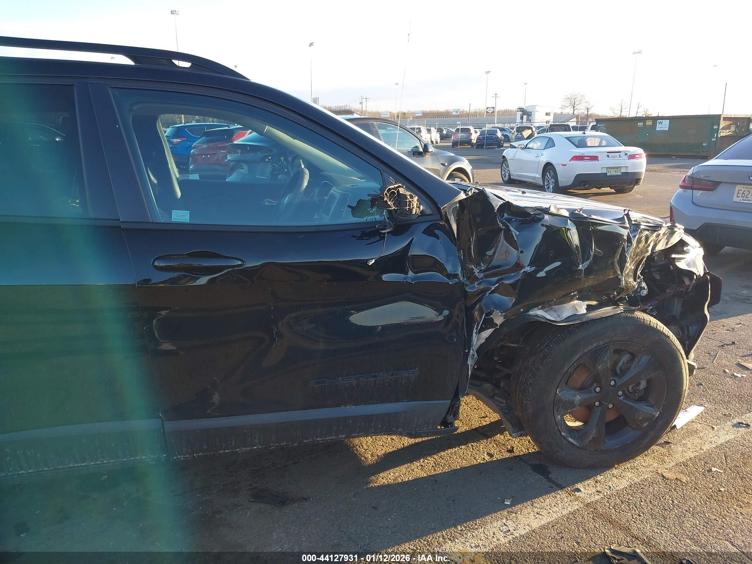 JEEP CHEROKEE image 6
