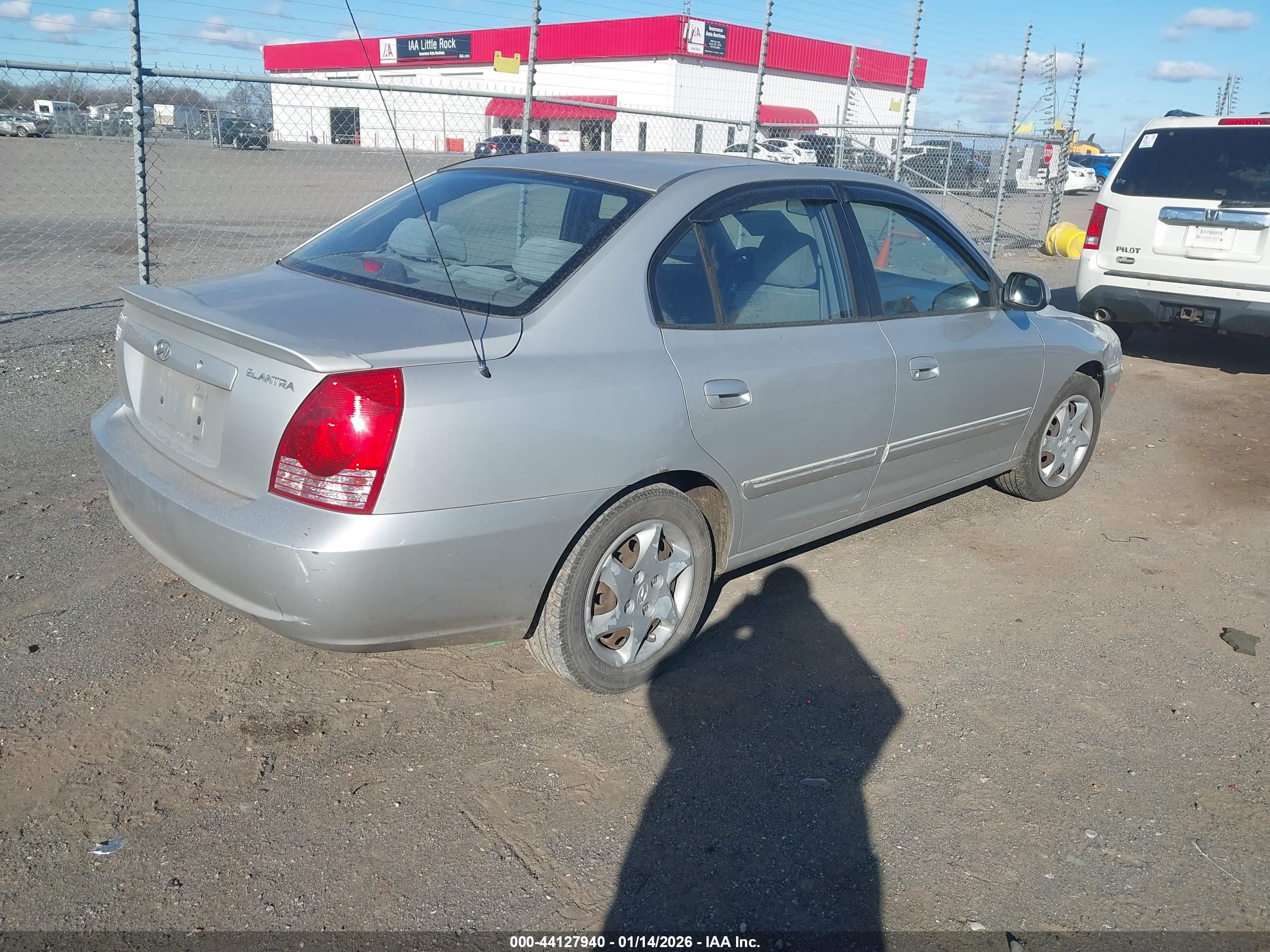 HYUNDAI ELANTRA image 4