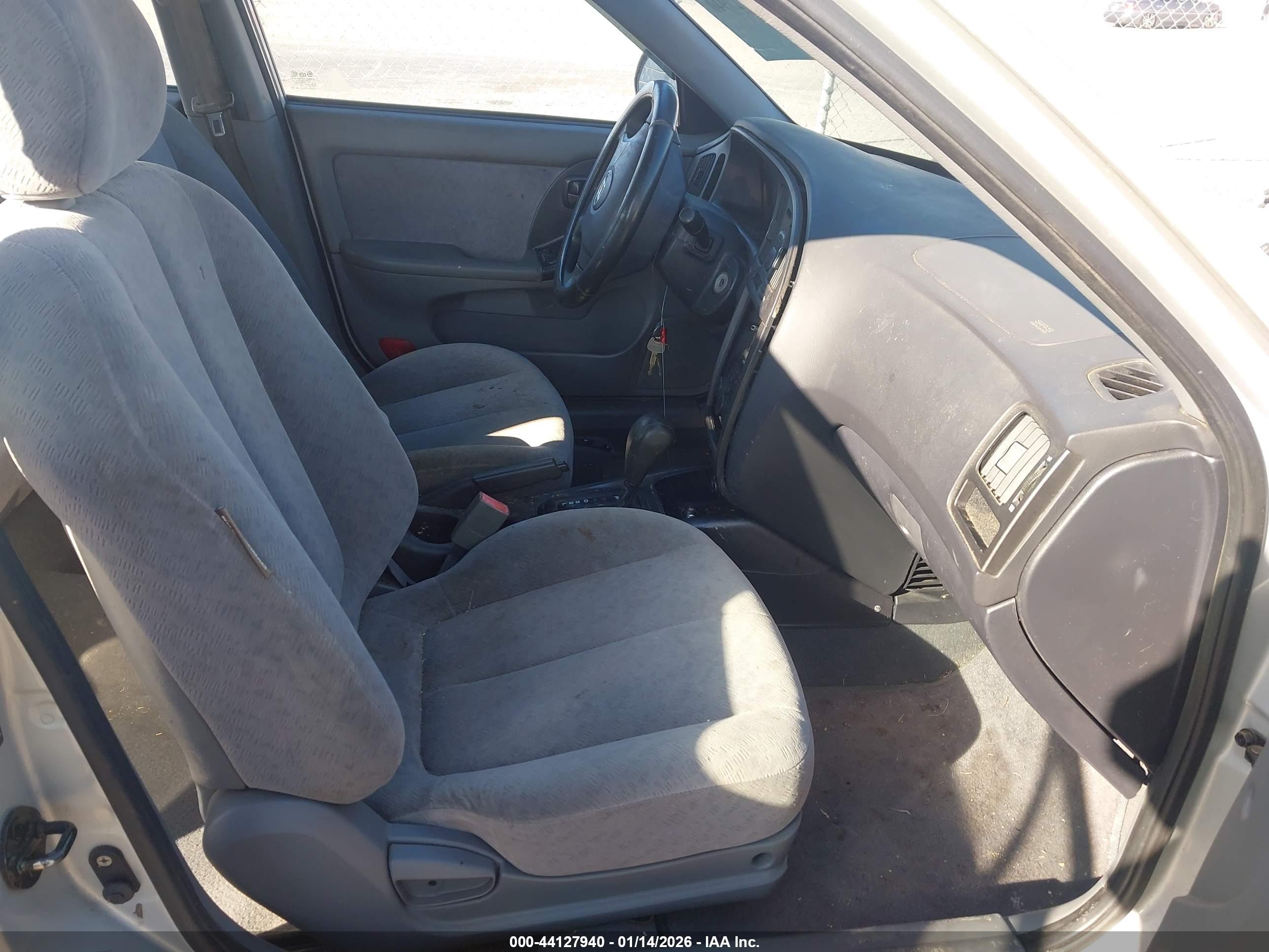 HYUNDAI ELANTRA image 5