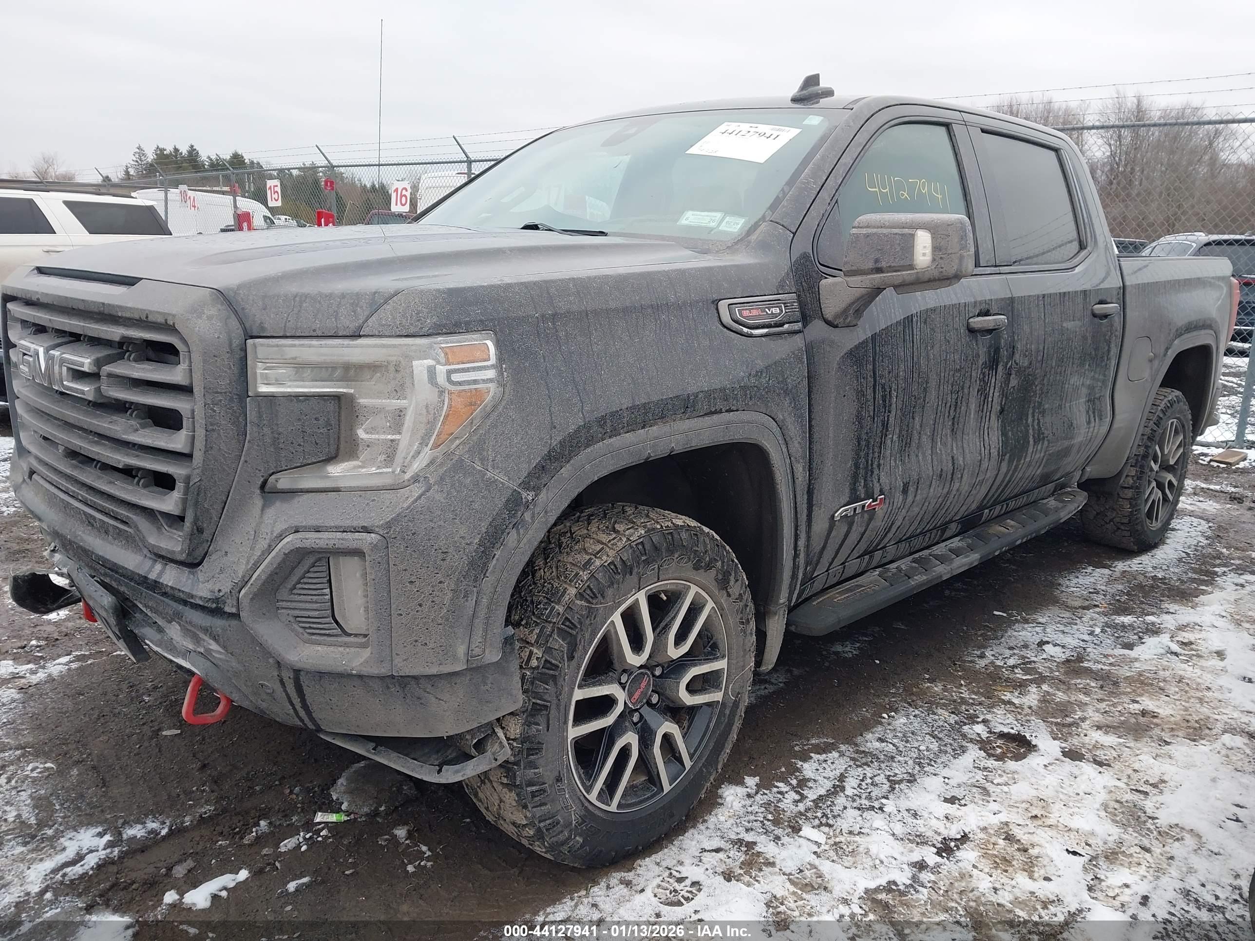 GMC SIERRA image 2