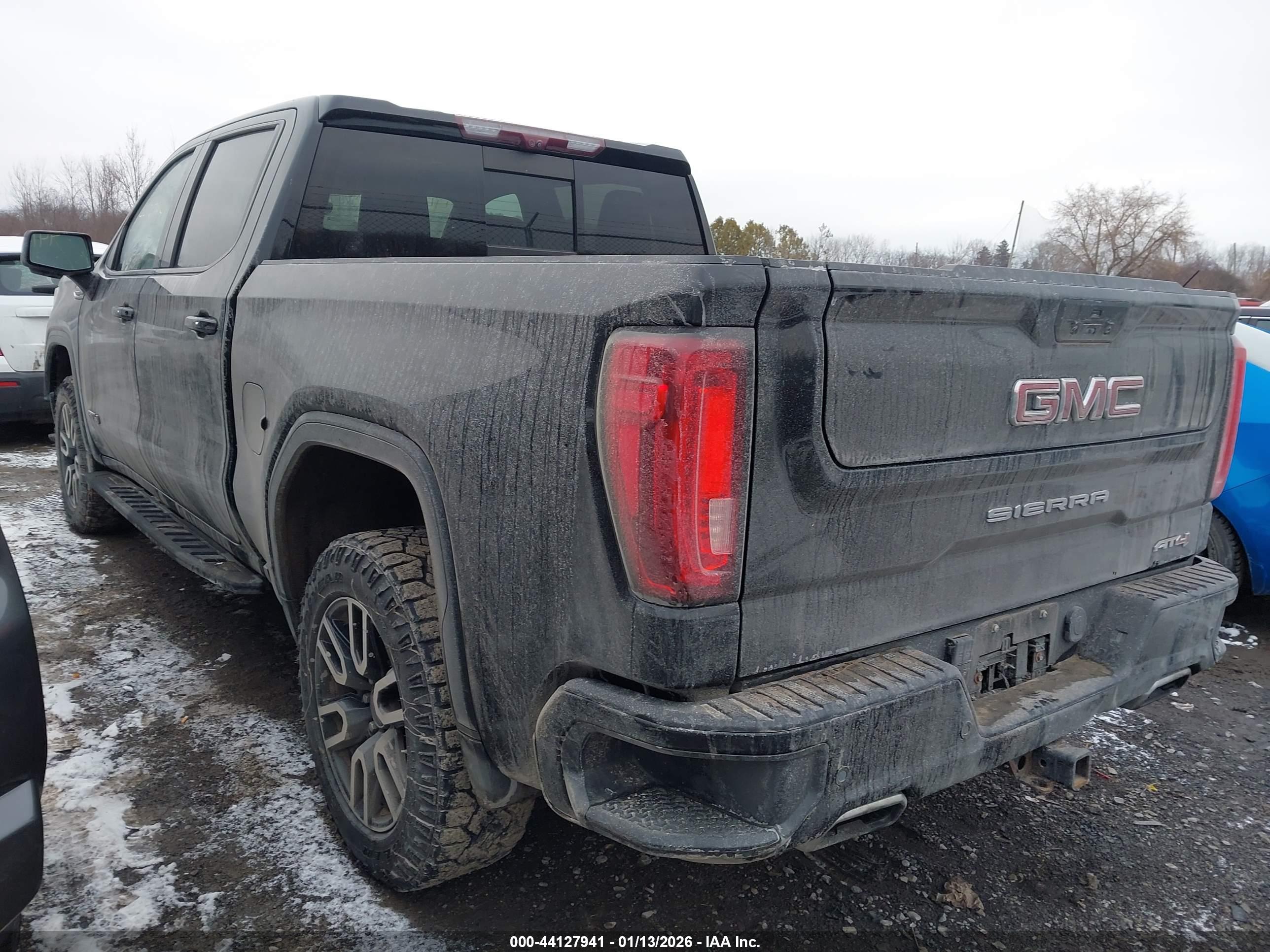 GMC SIERRA image 3