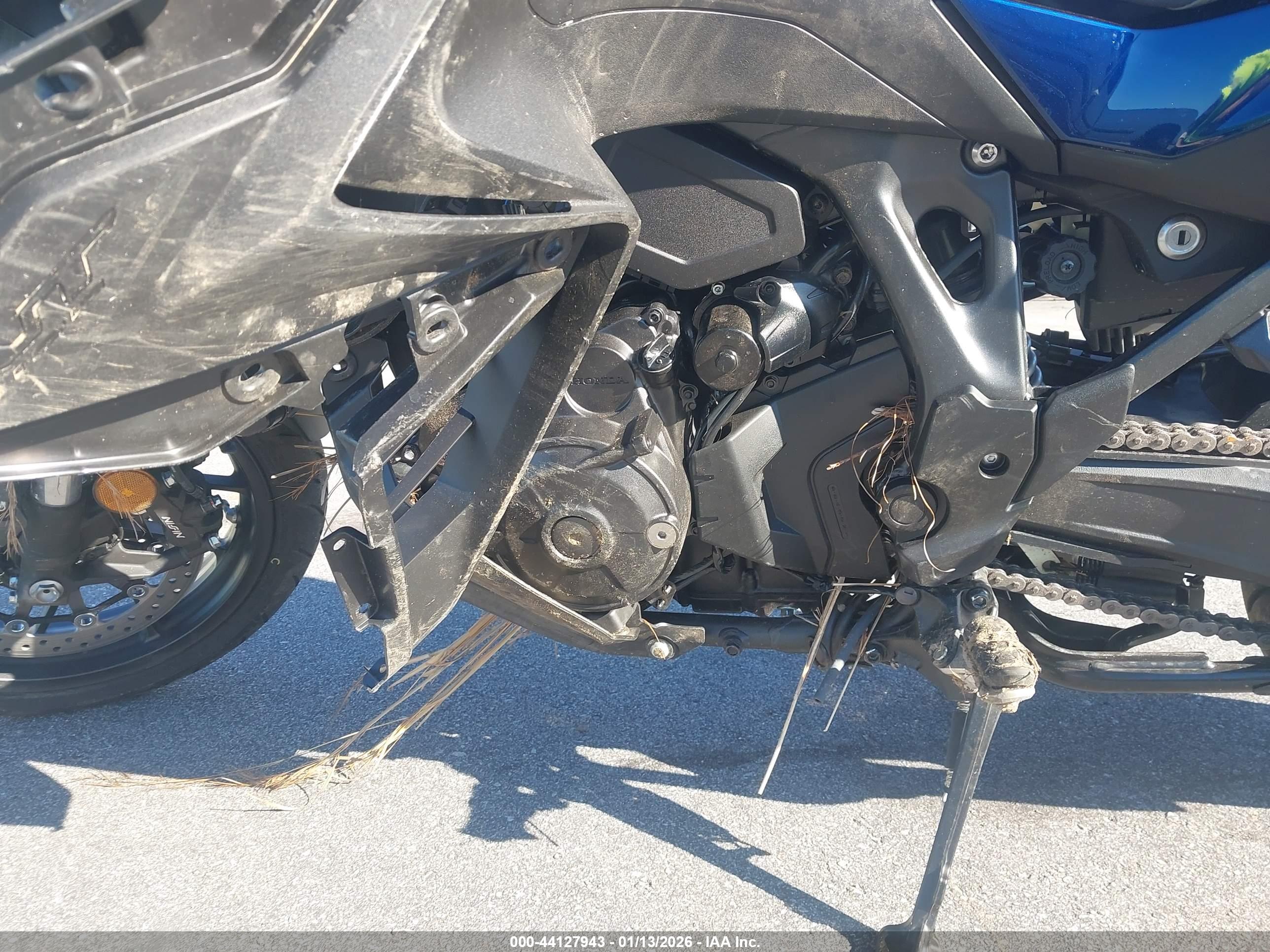HONDA NT1100 image 9