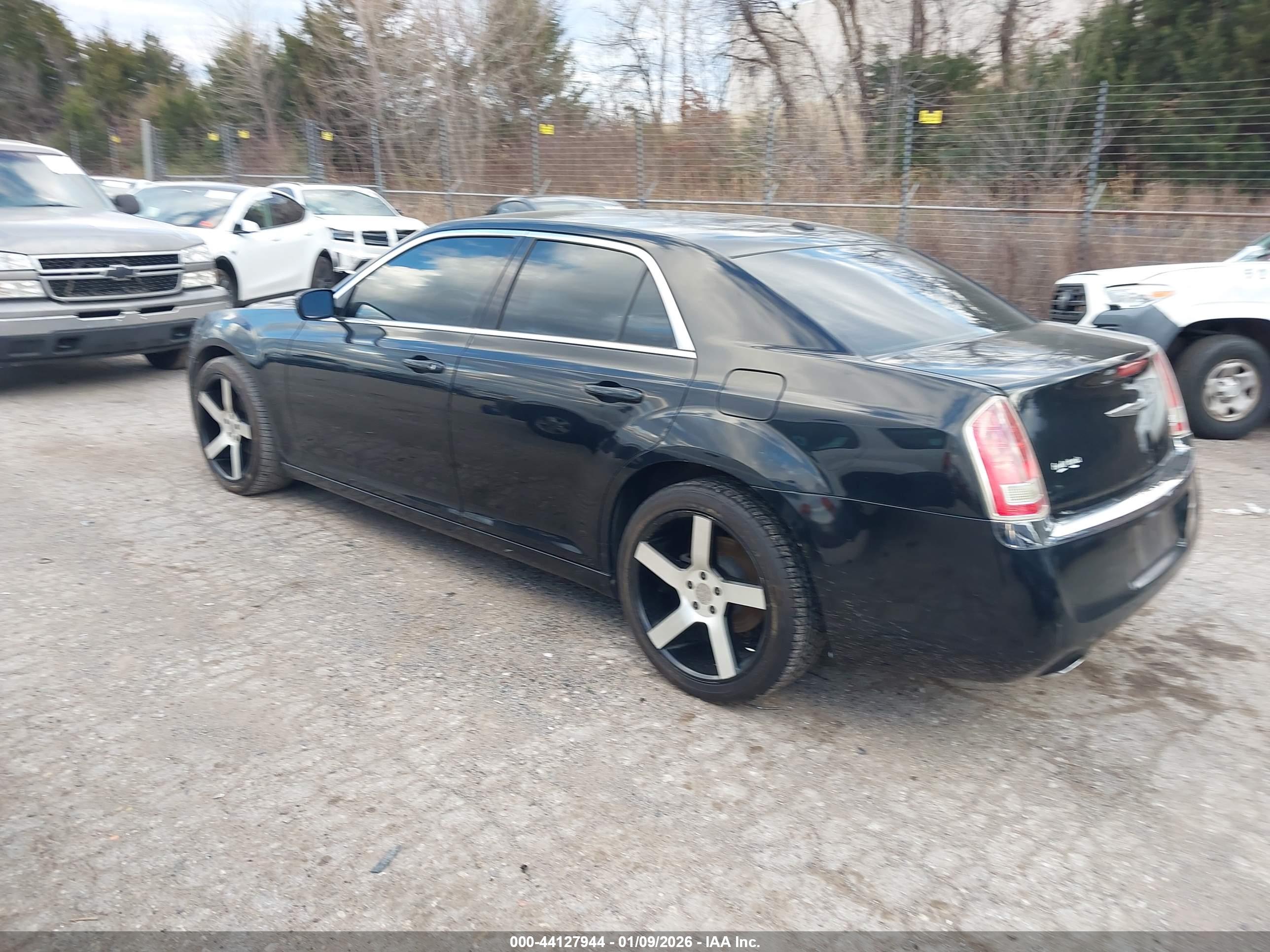 CHRYSLER 300 image 3