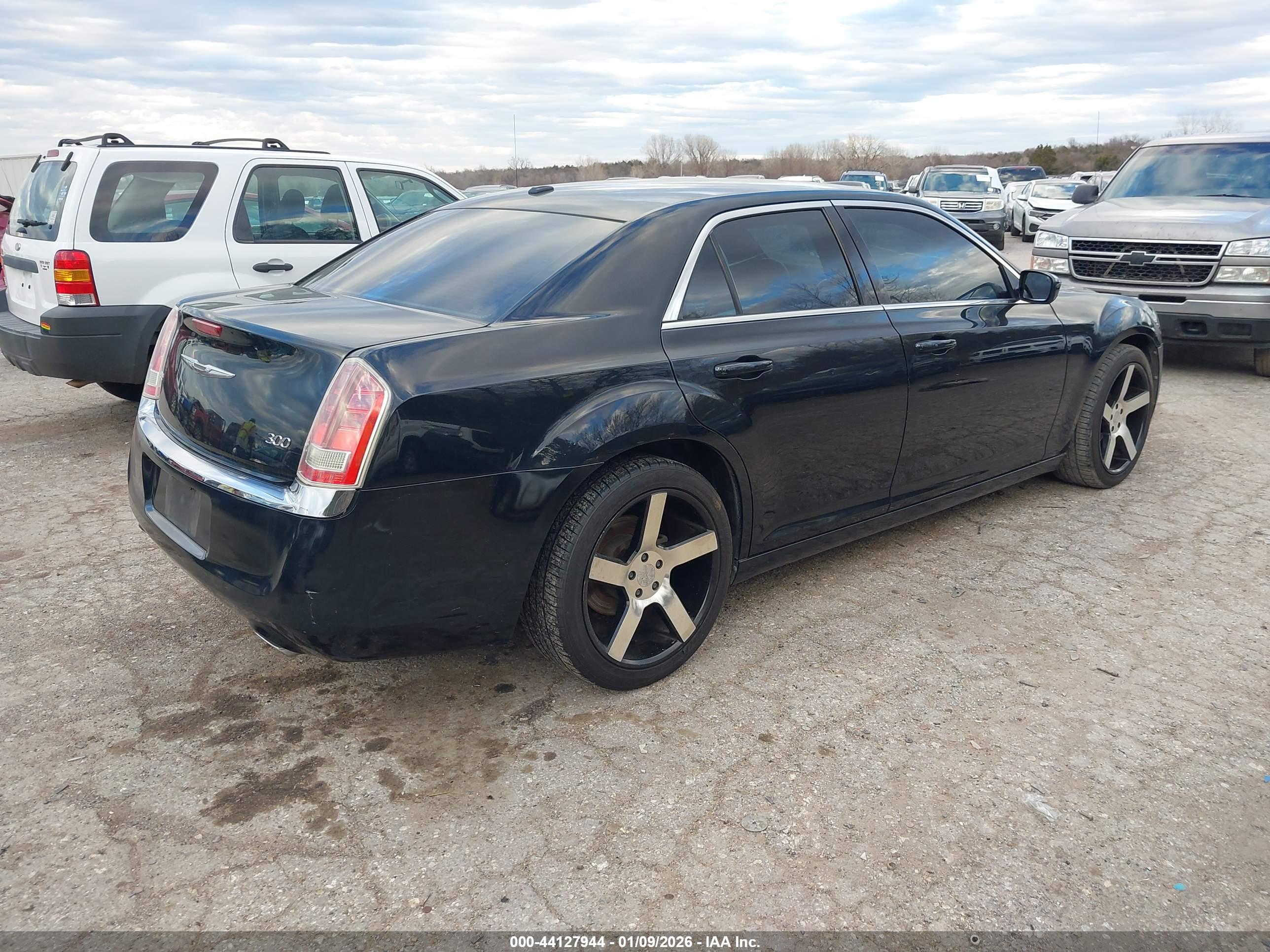 CHRYSLER 300 image 4