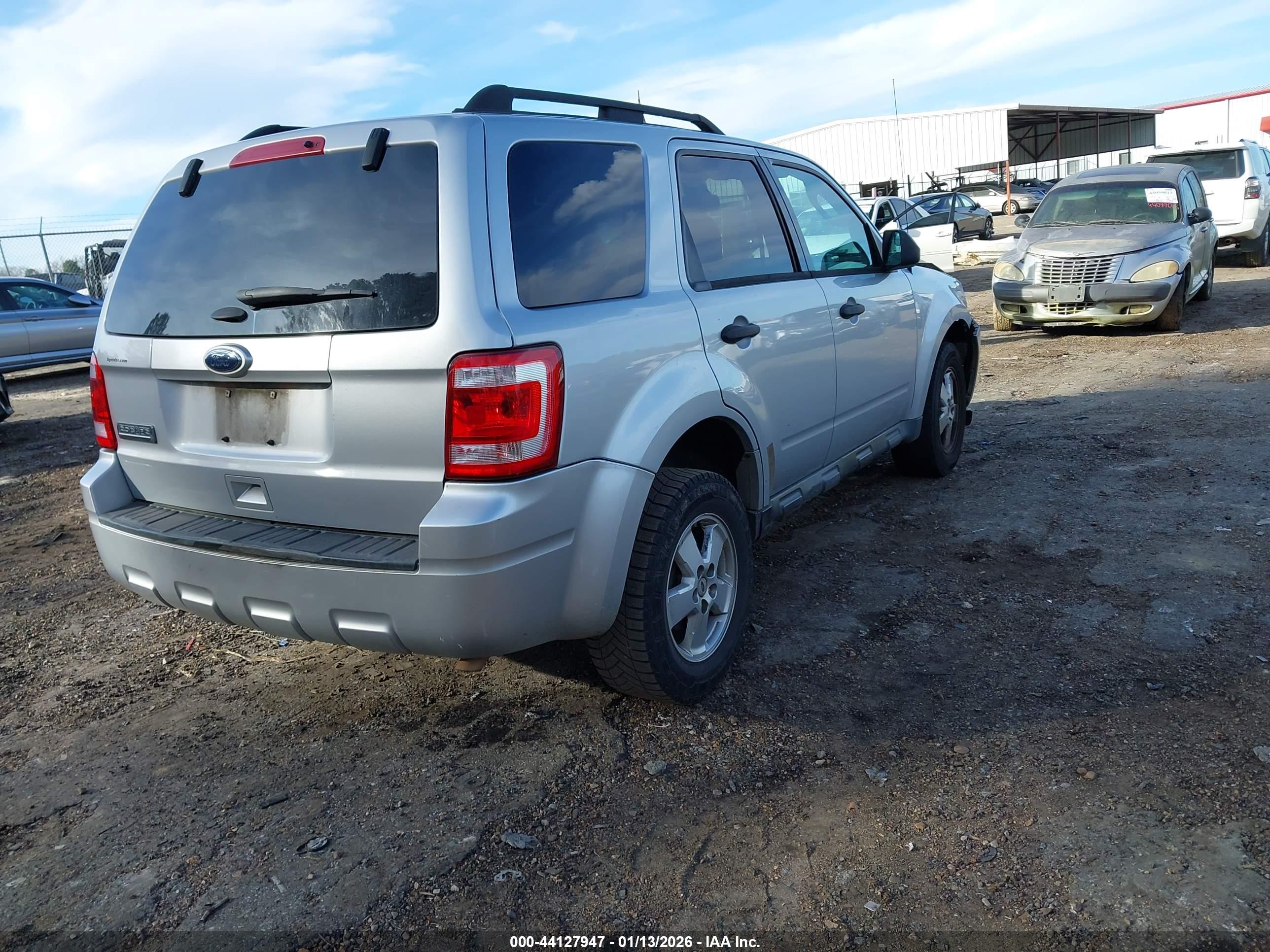 FORD ESCAPE image 4