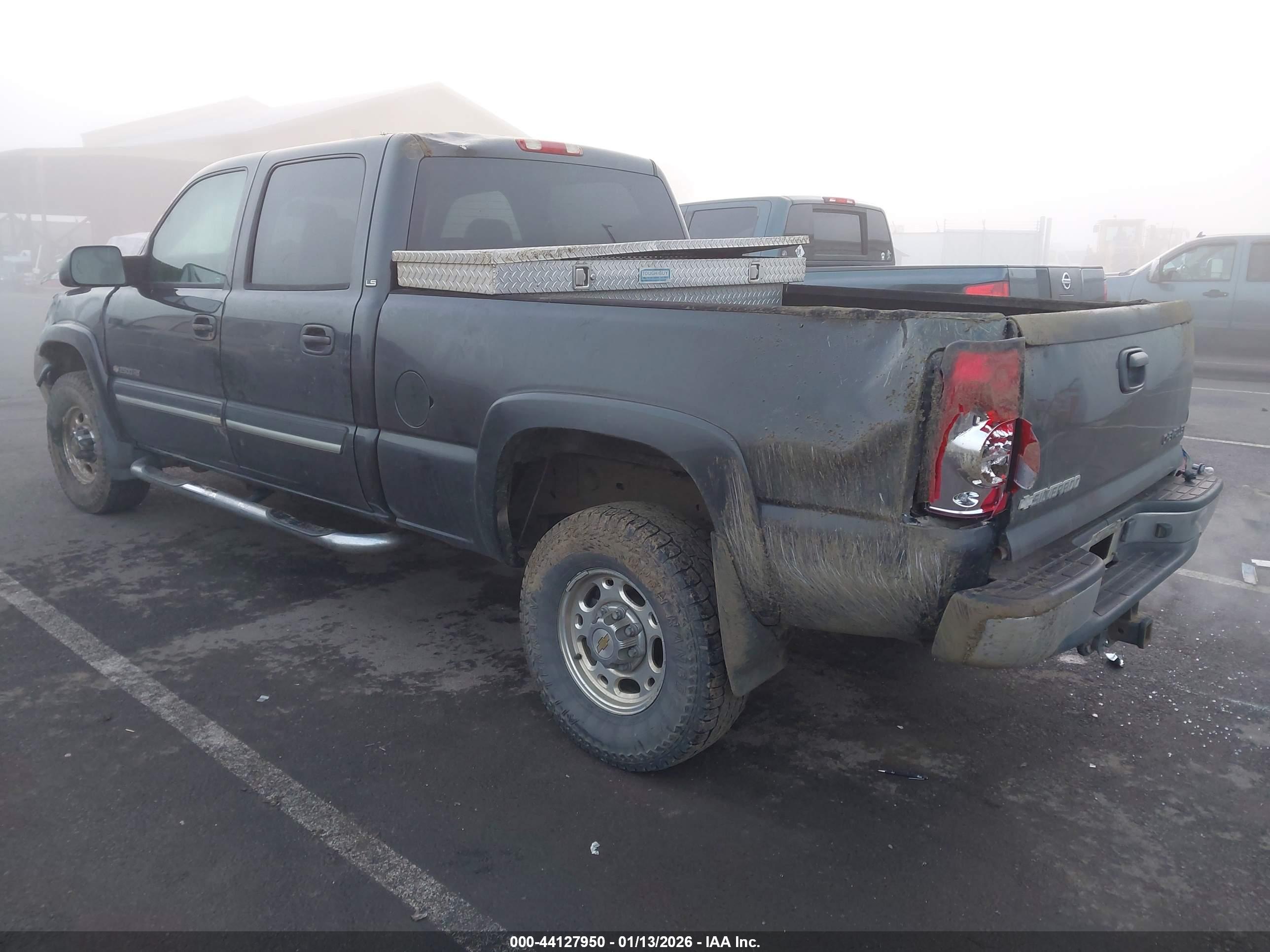 CHEVROLET SILVERADO image 3