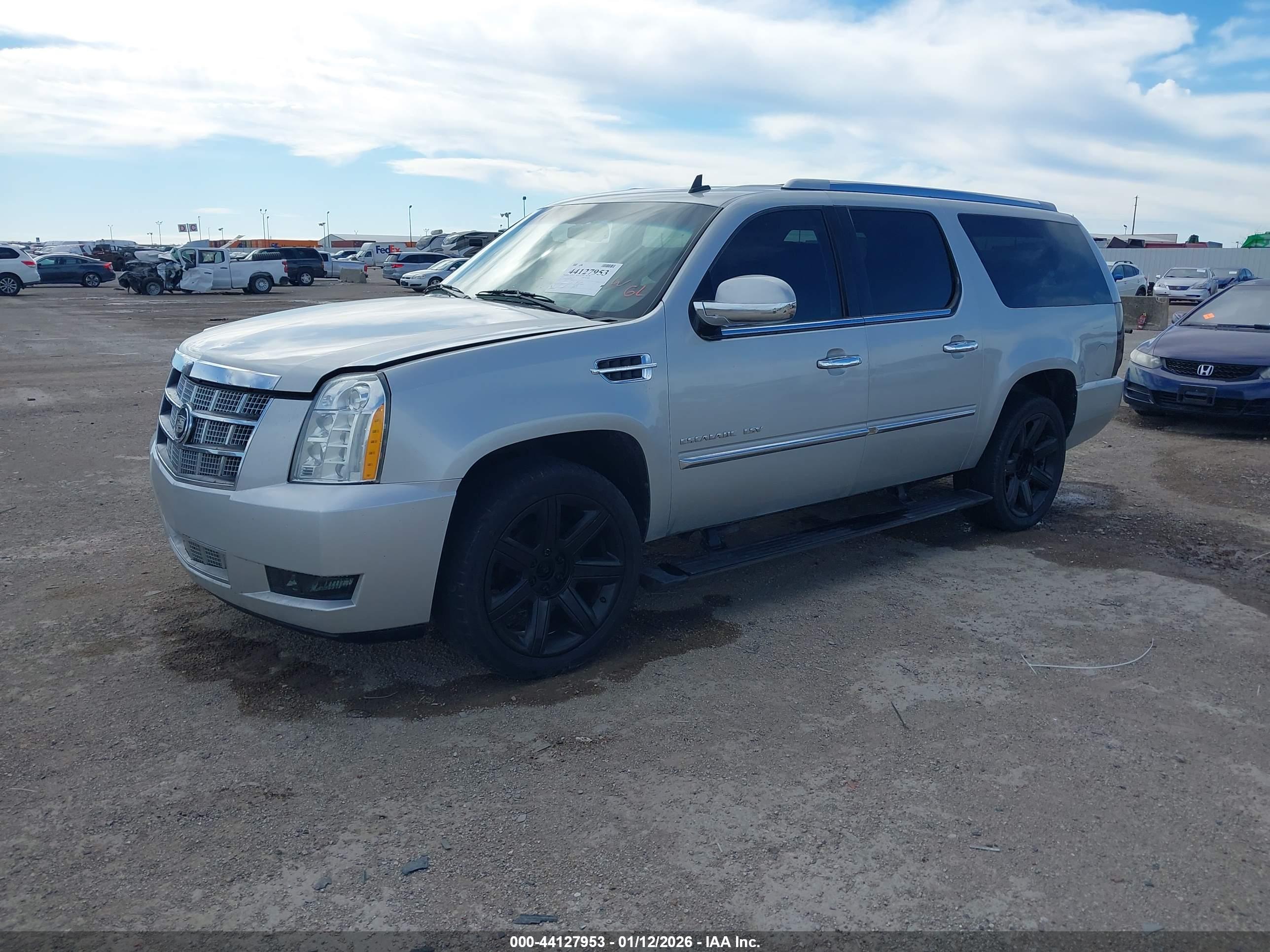 CADILLAC ESCALADE image 2