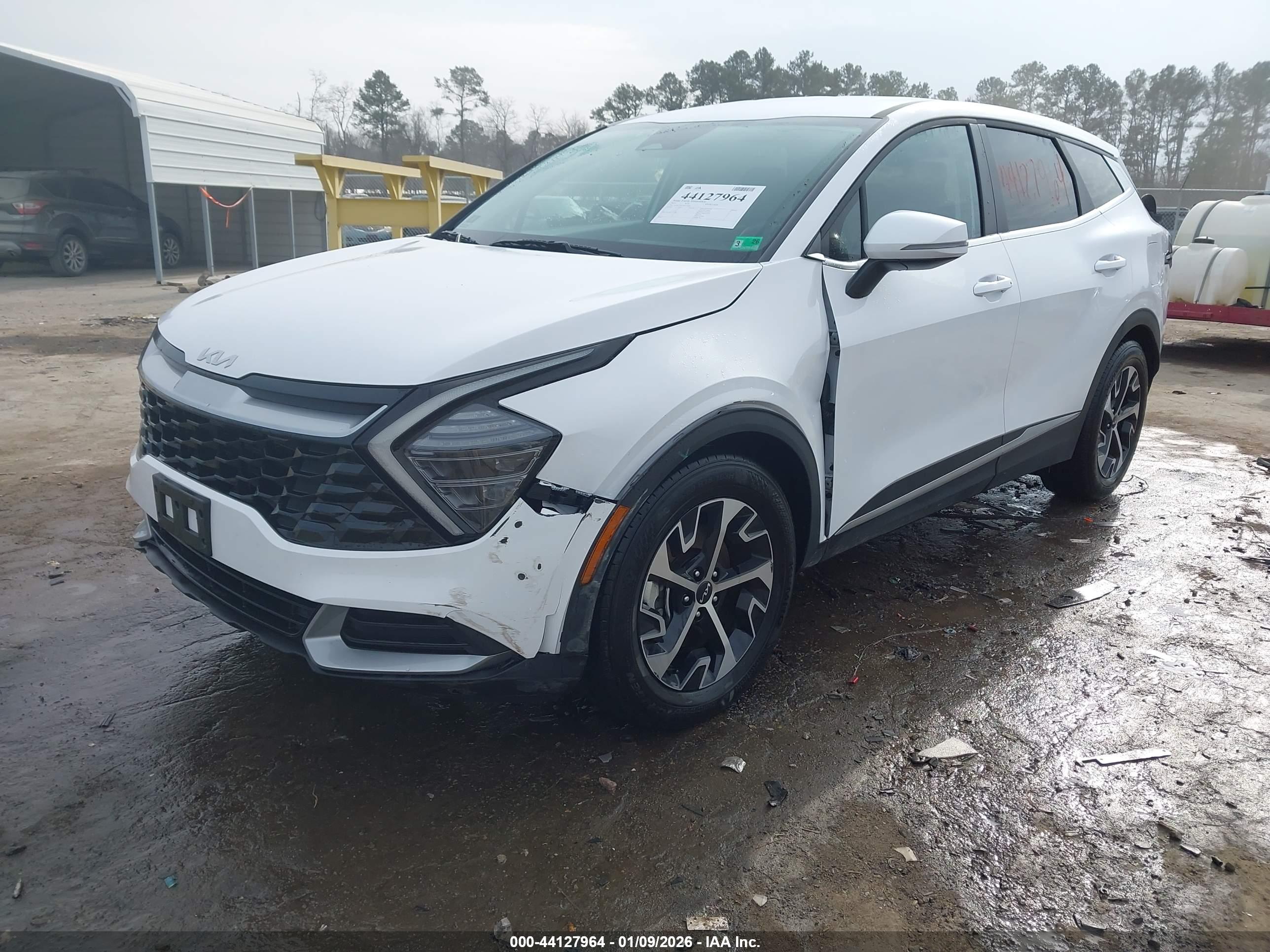 KIA SPORTAGE image 2