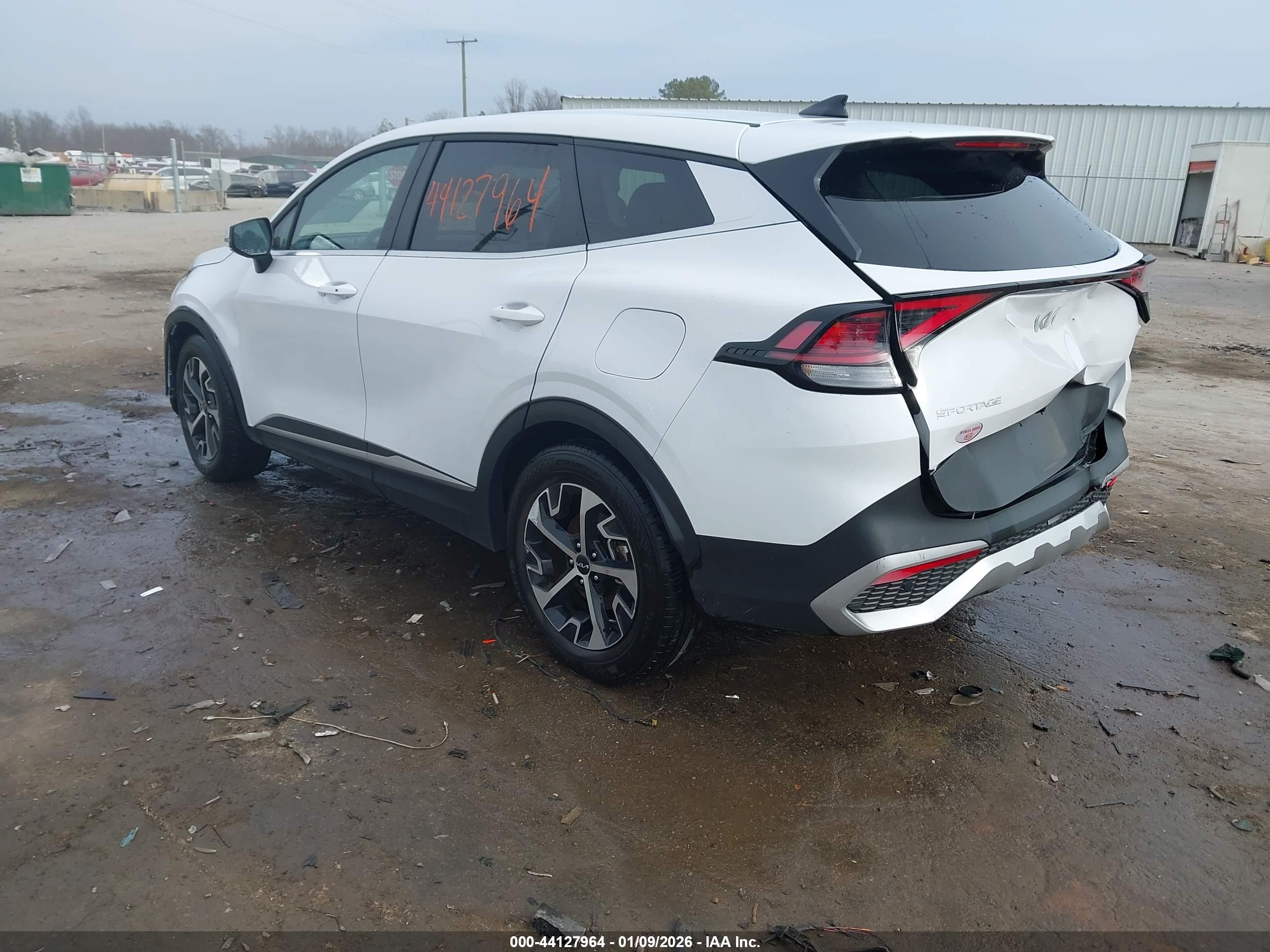 KIA SPORTAGE image 3