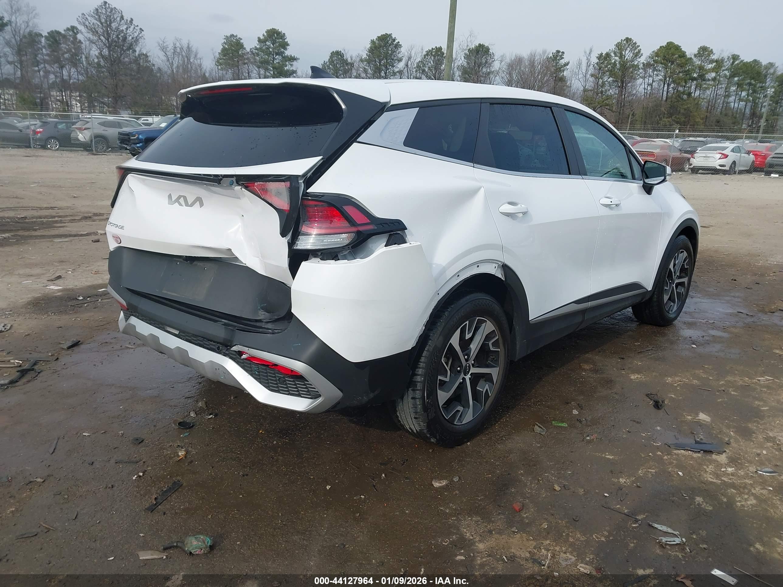 KIA SPORTAGE image 4