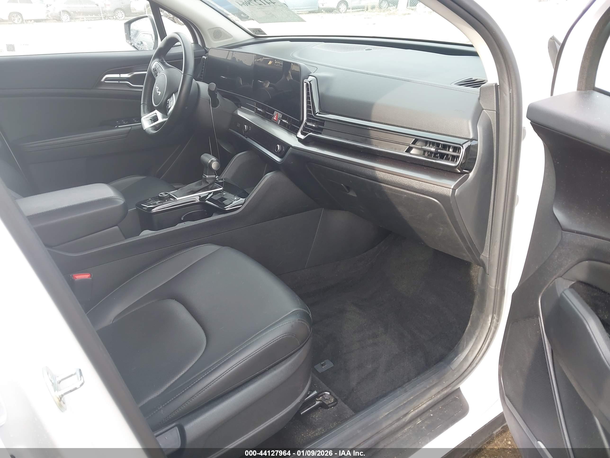 KIA SPORTAGE image 5