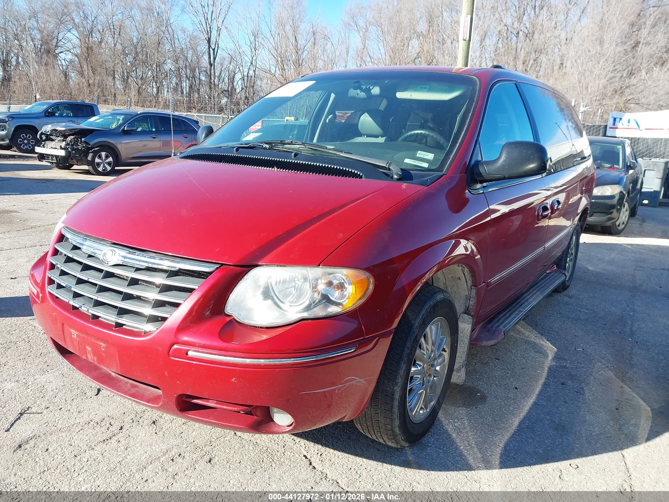 CHRYSLER TOWN image 2