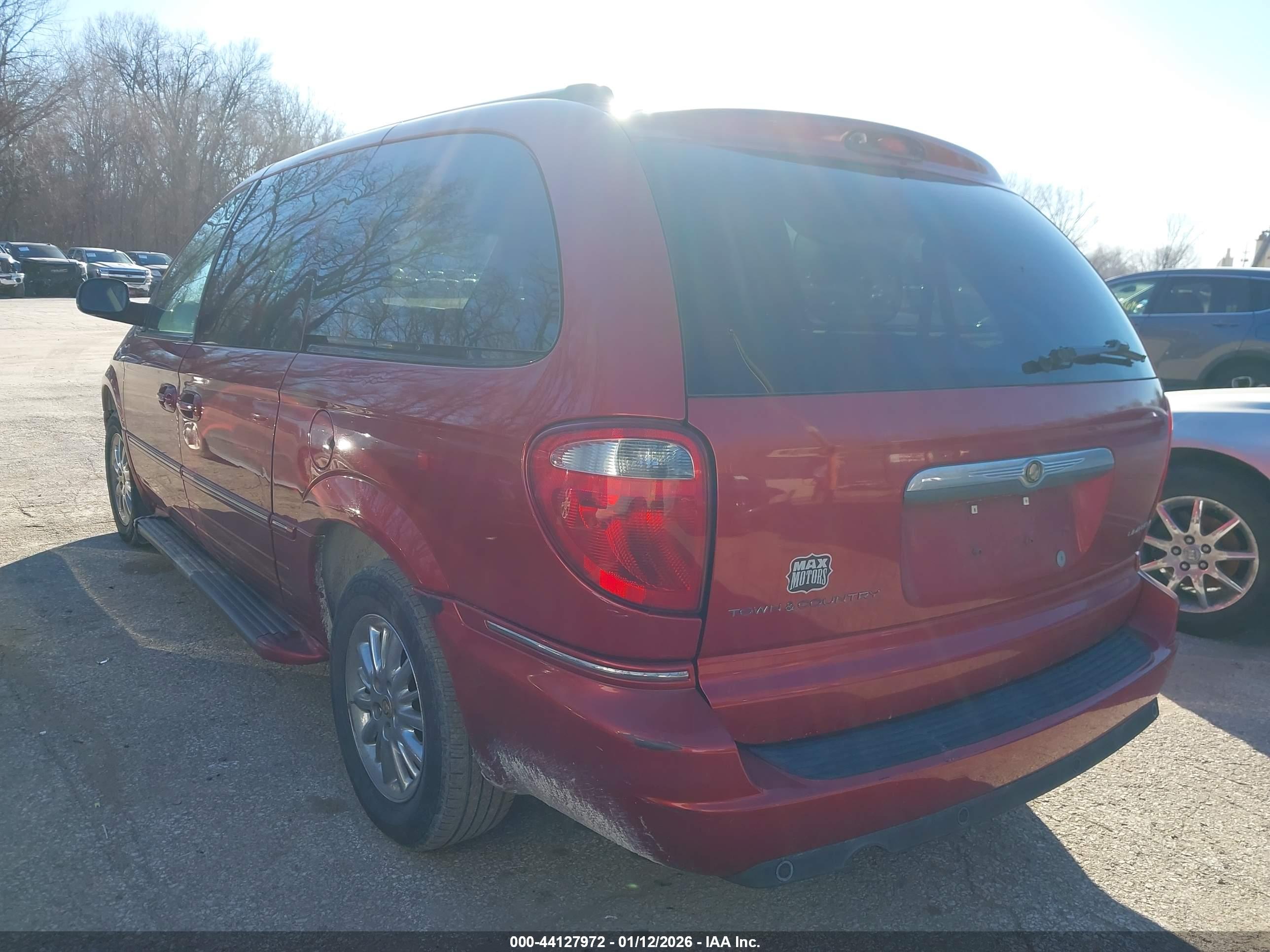 CHRYSLER TOWN image 3