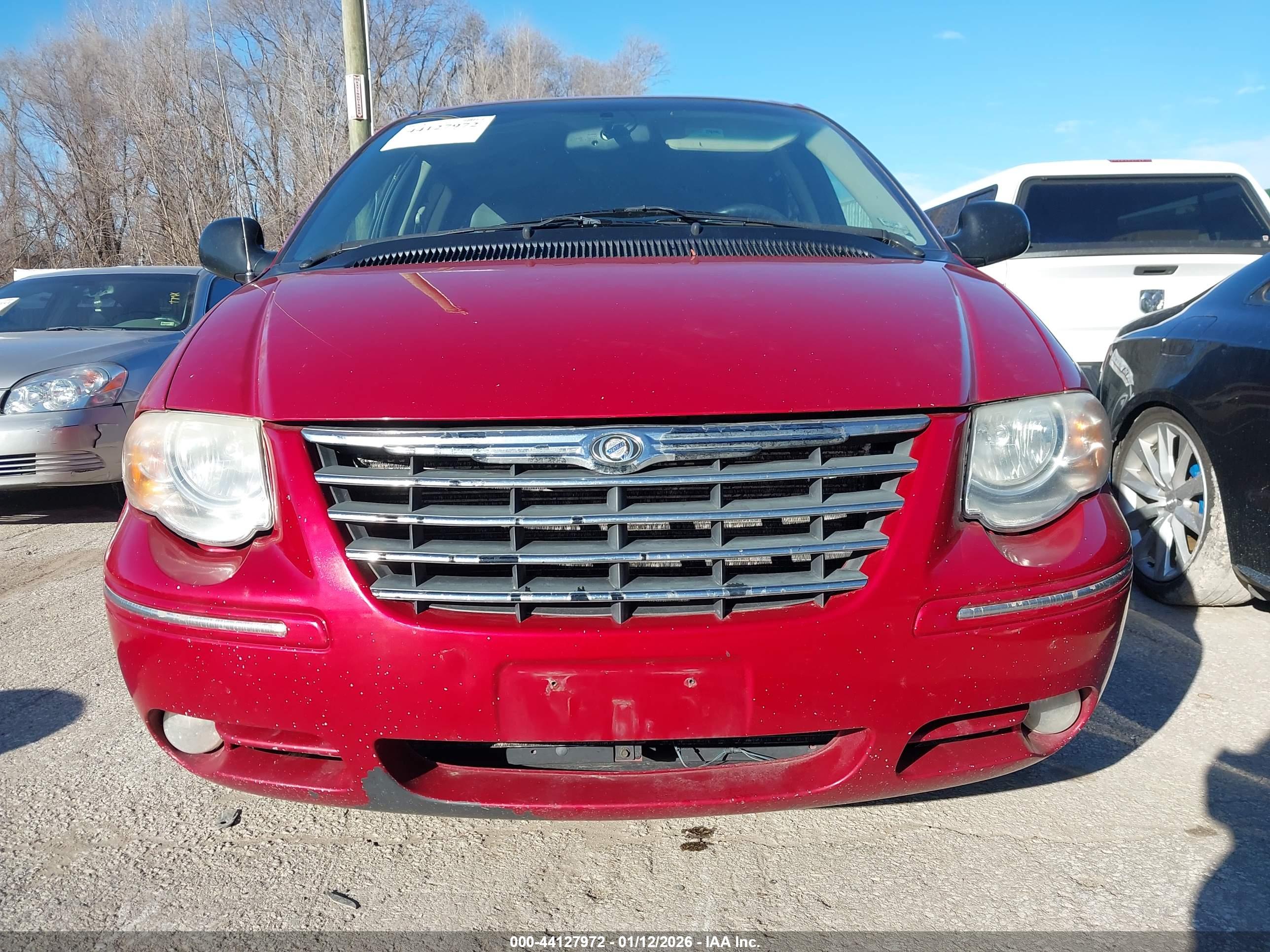 CHRYSLER TOWN image 6