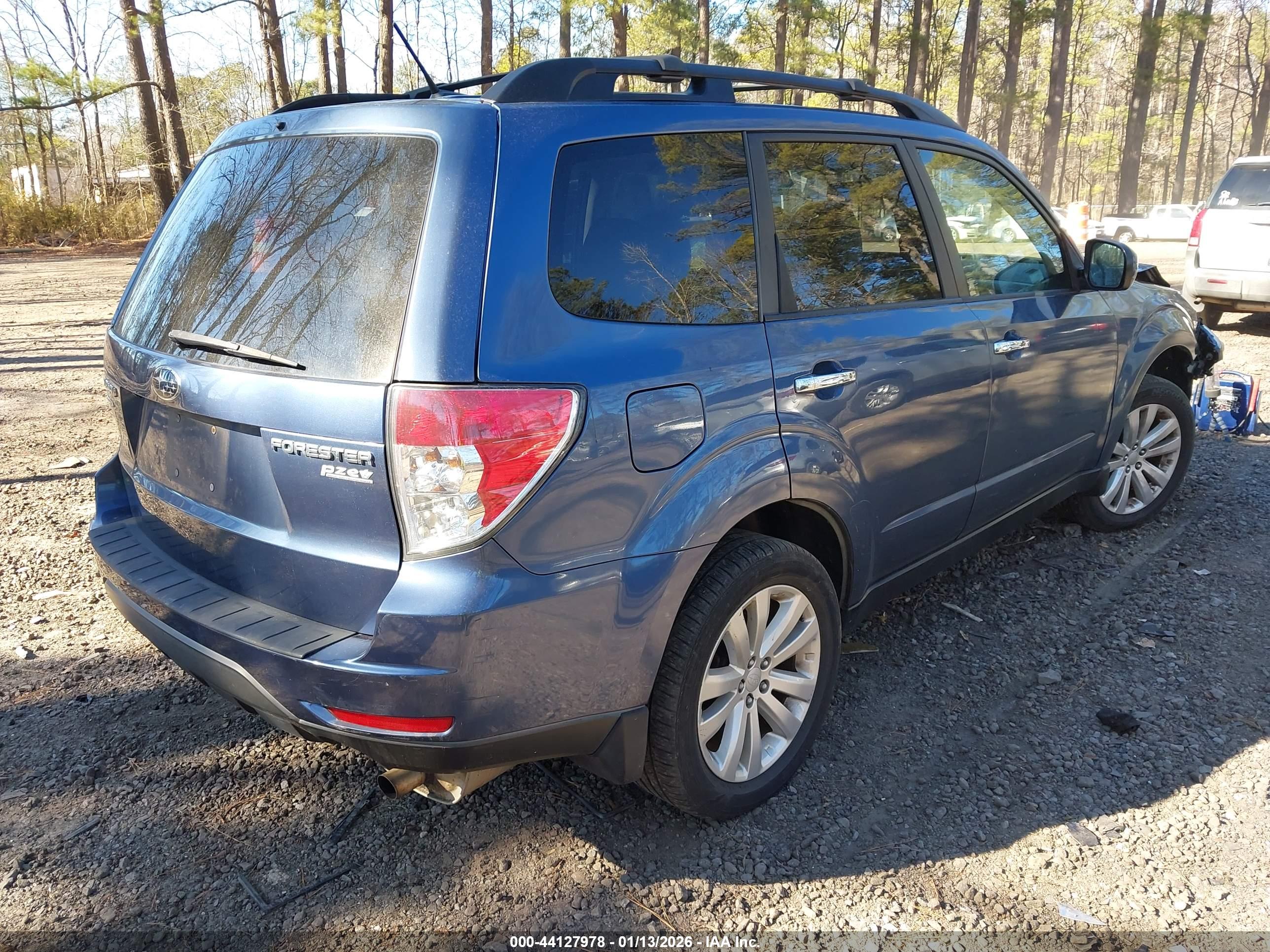 SUBARU FORESTER image 4