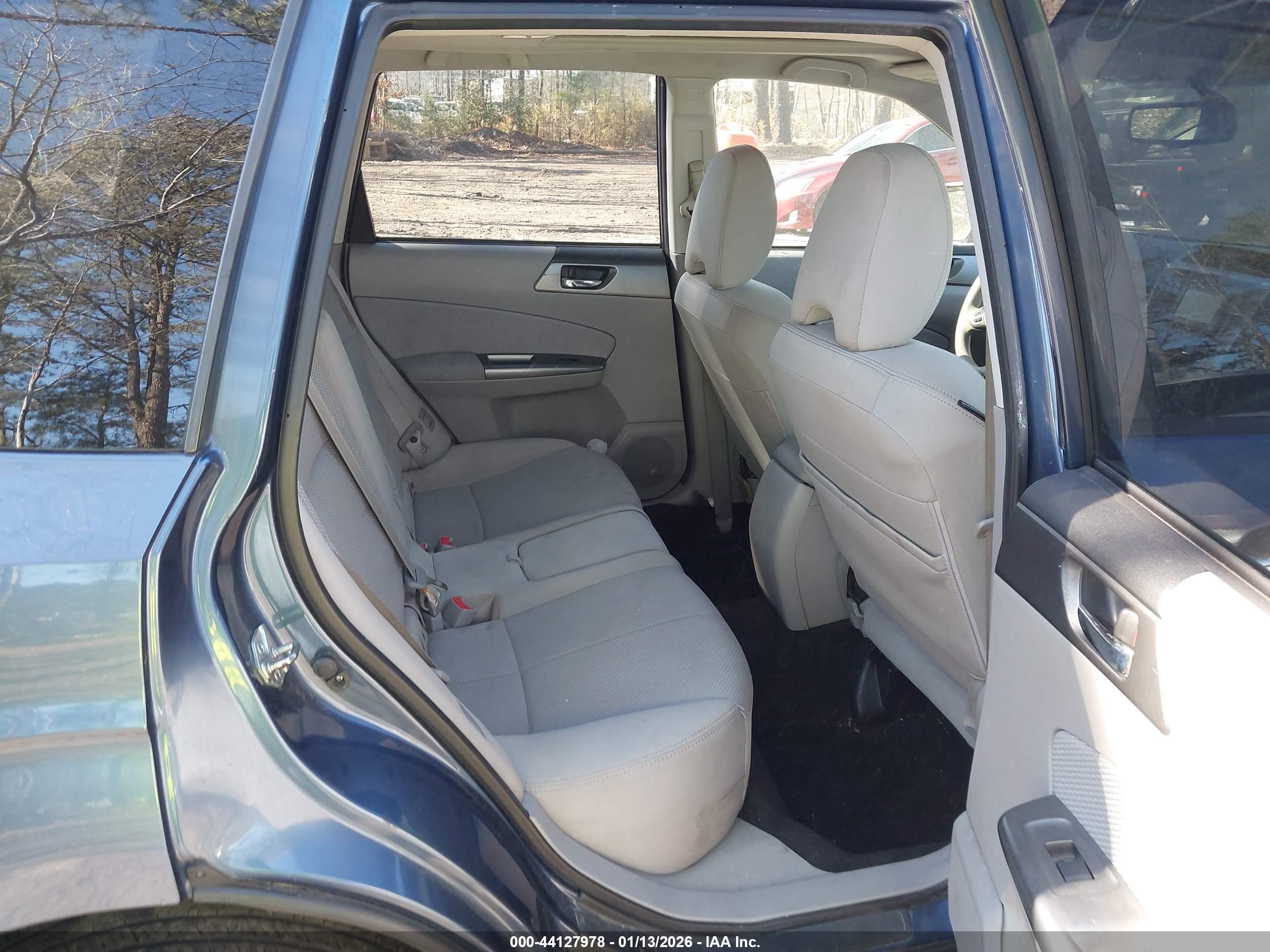 SUBARU FORESTER image 8