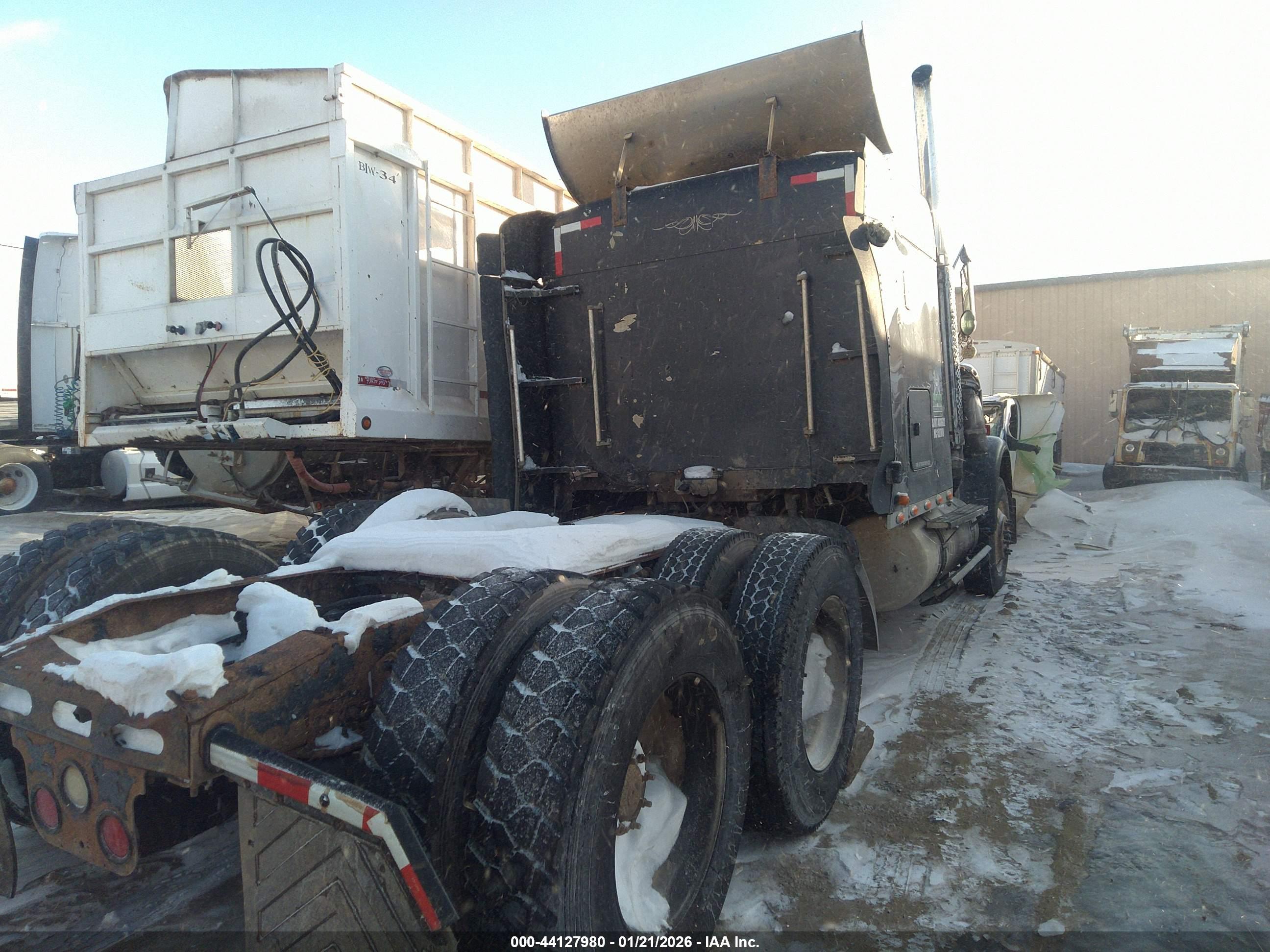 FREIGHTLINER CONVENTIONAL image 4