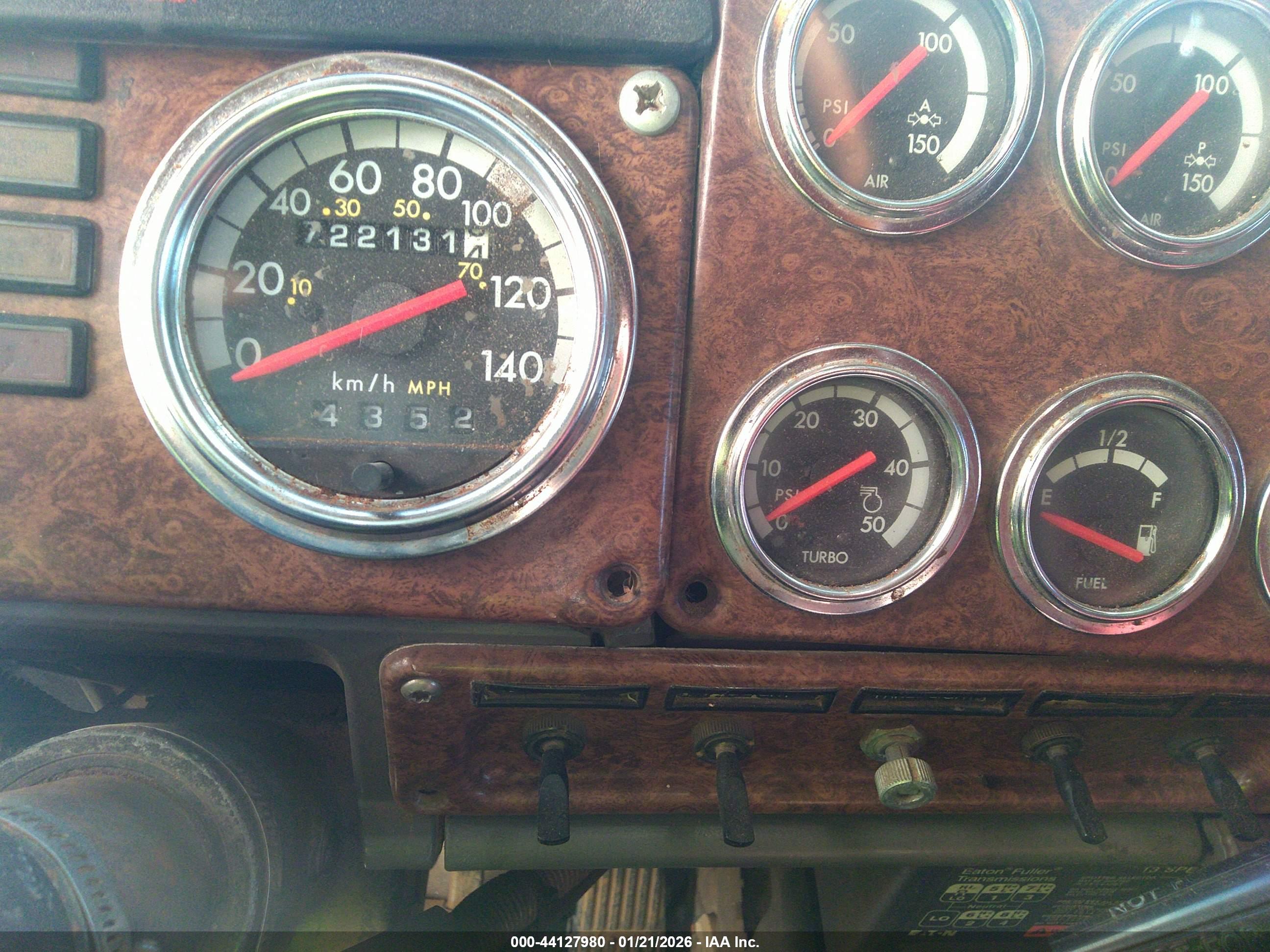 FREIGHTLINER CONVENTIONAL image 6