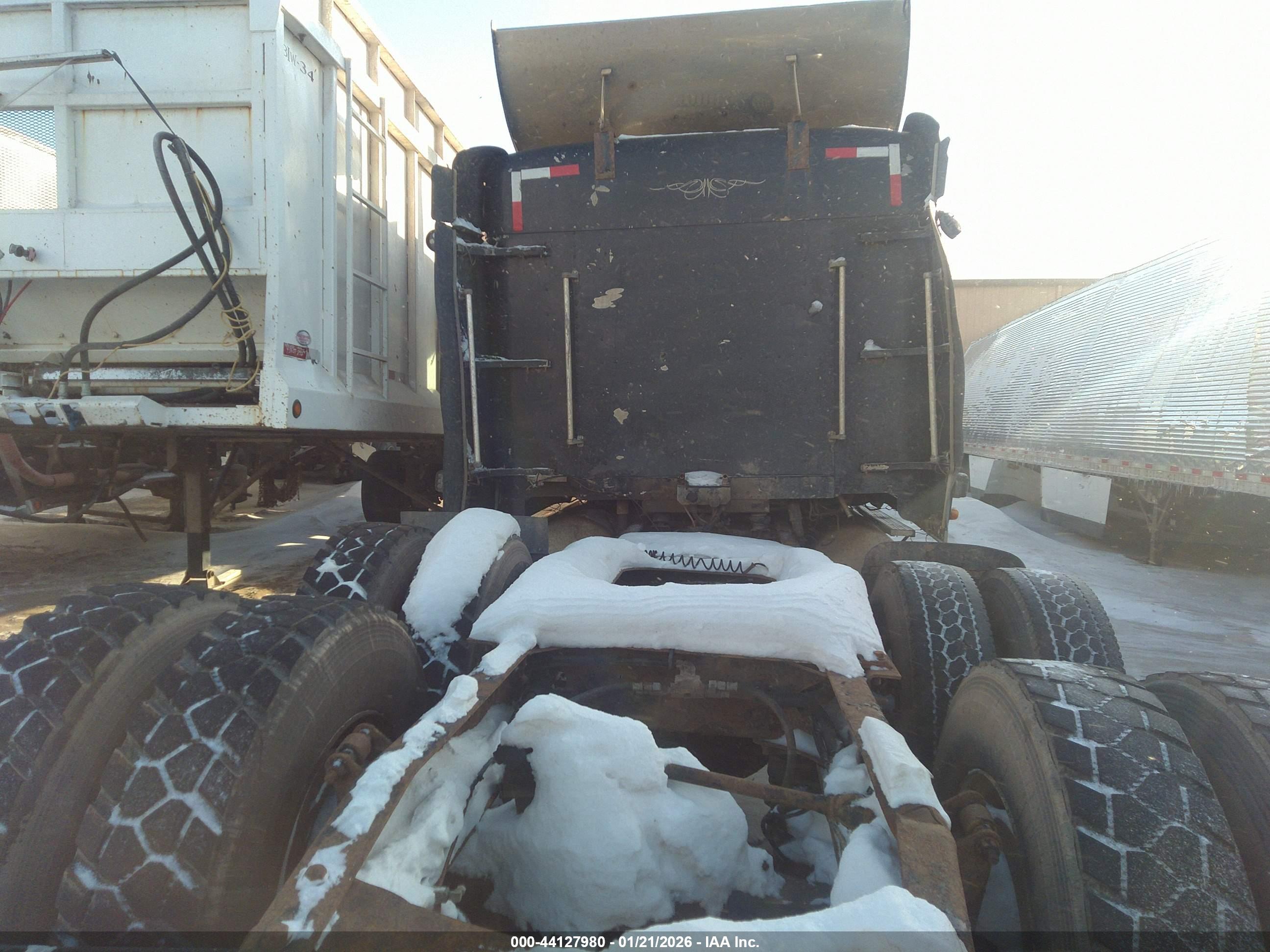 FREIGHTLINER CONVENTIONAL image 8