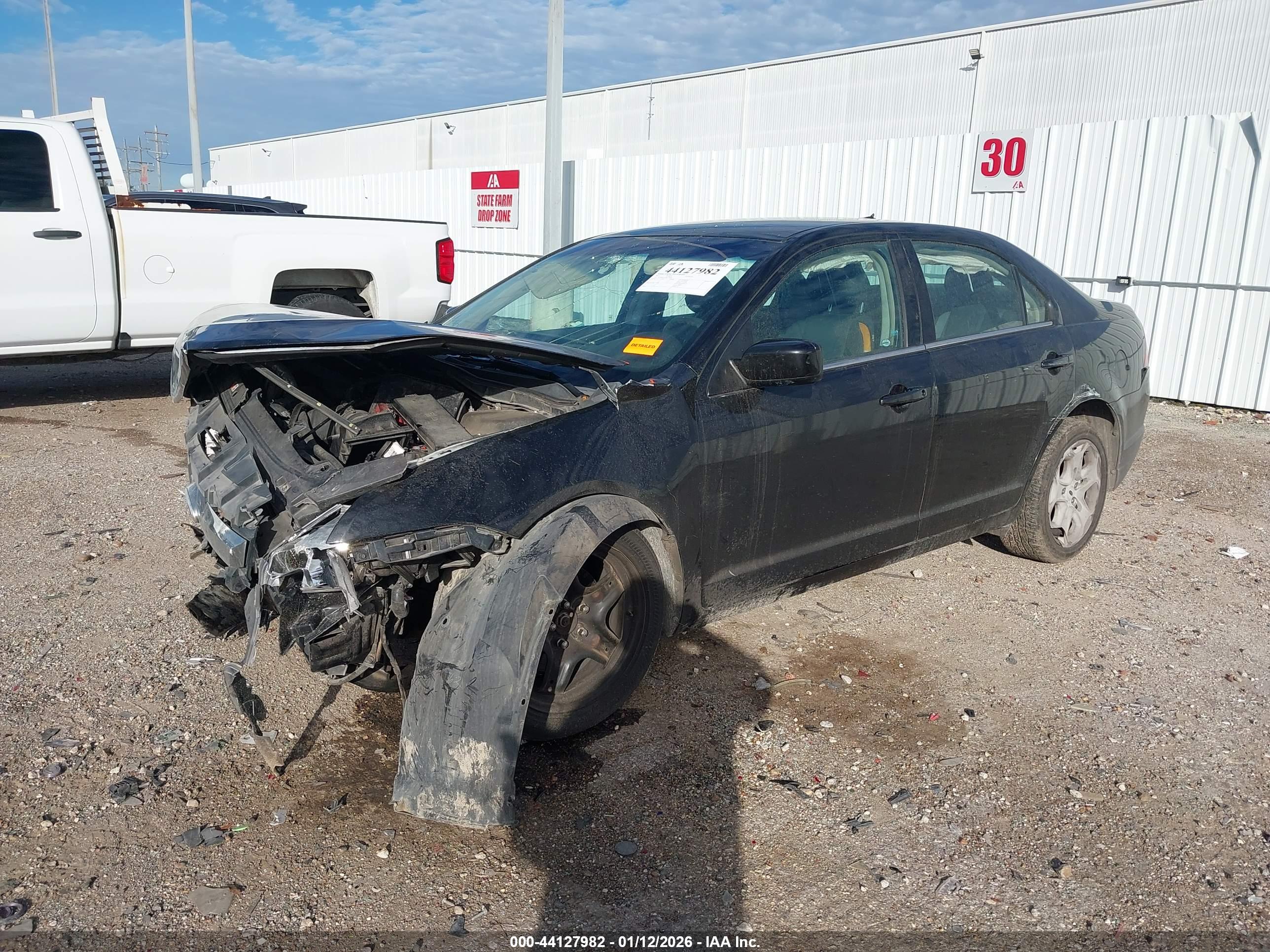 FORD FUSION image 2