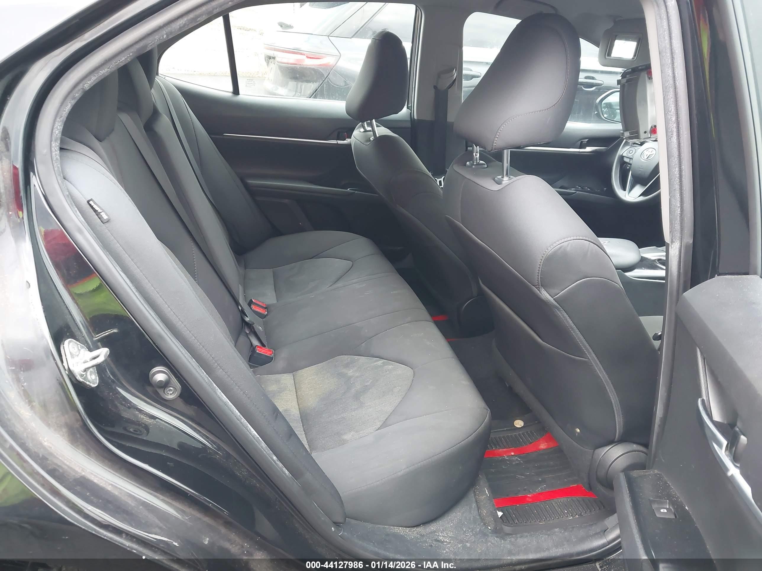 TOYOTA CAMRY image 8