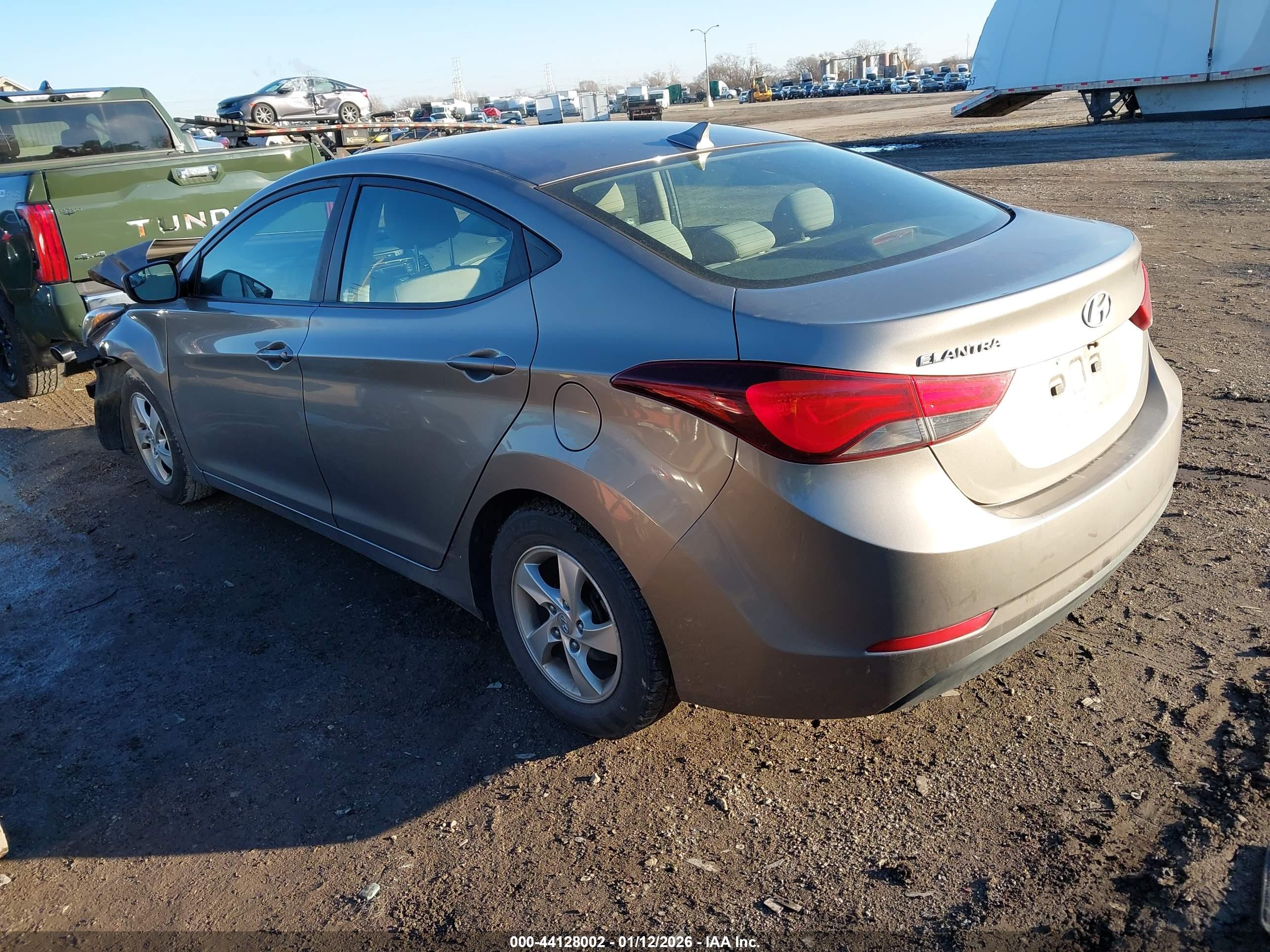HYUNDAI ELANTRA image 3