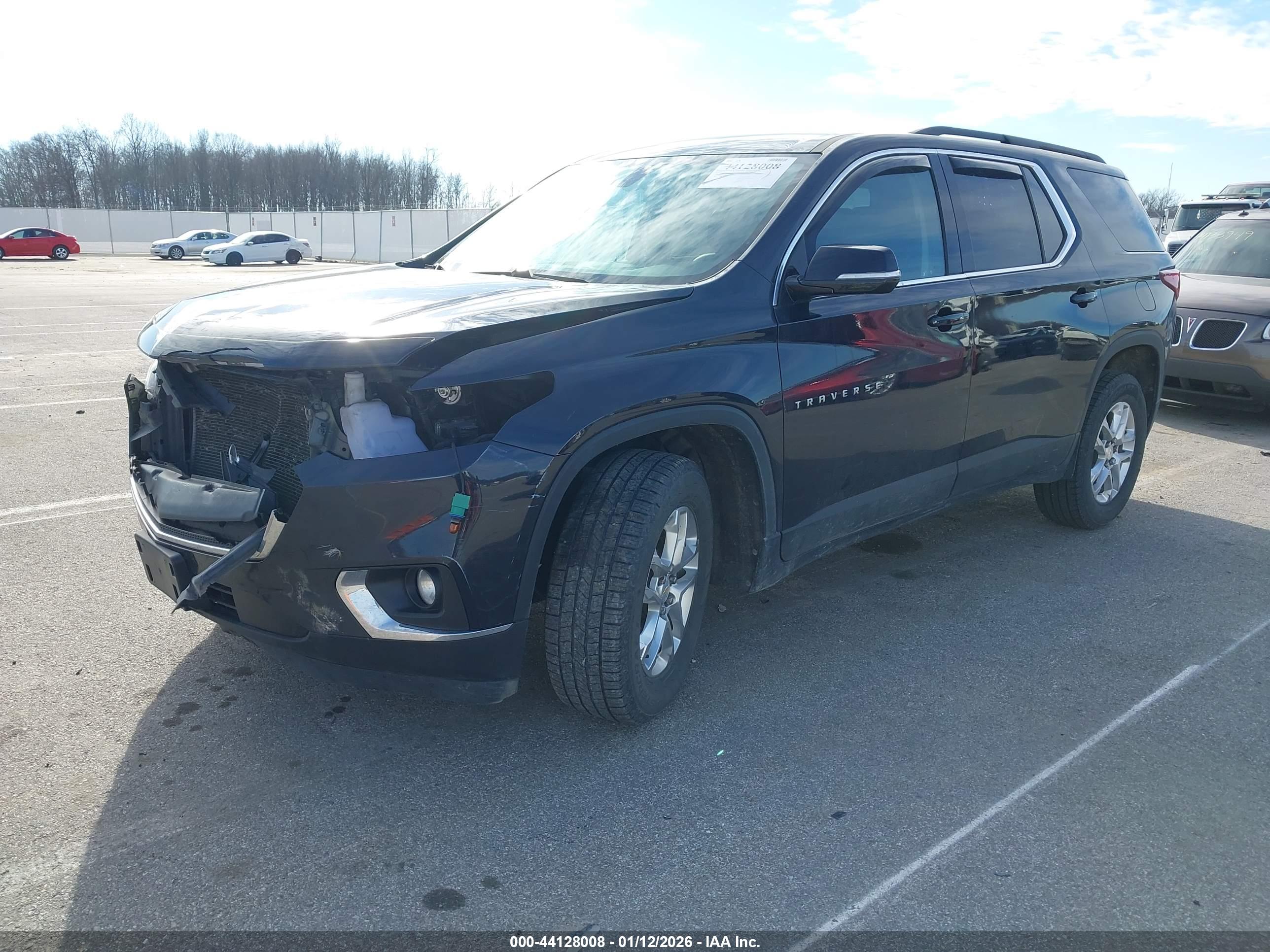 CHEVROLET TRAVERSE image 2