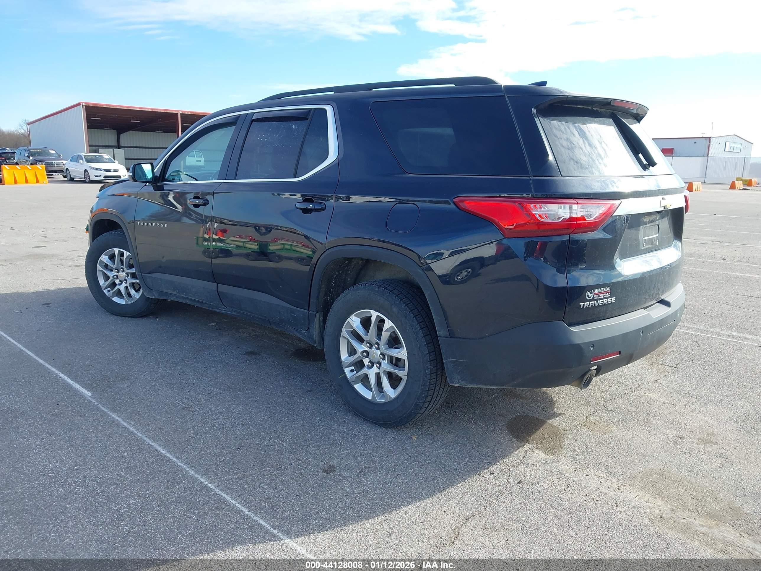 CHEVROLET TRAVERSE image 3
