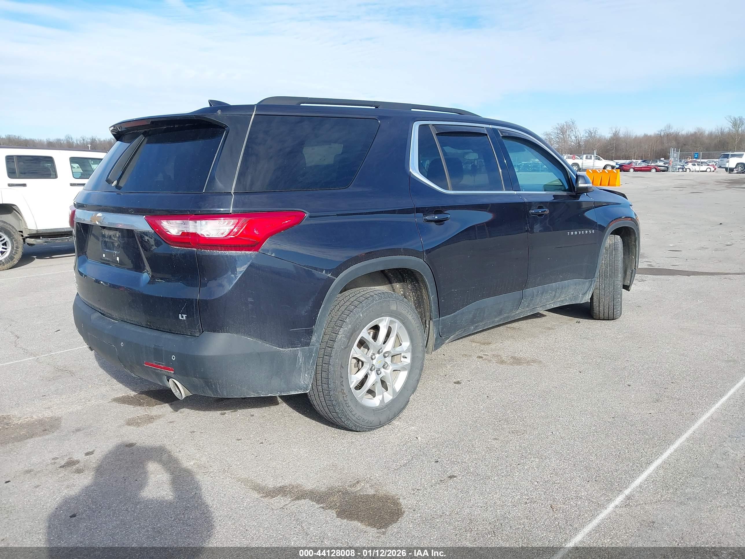 CHEVROLET TRAVERSE image 4