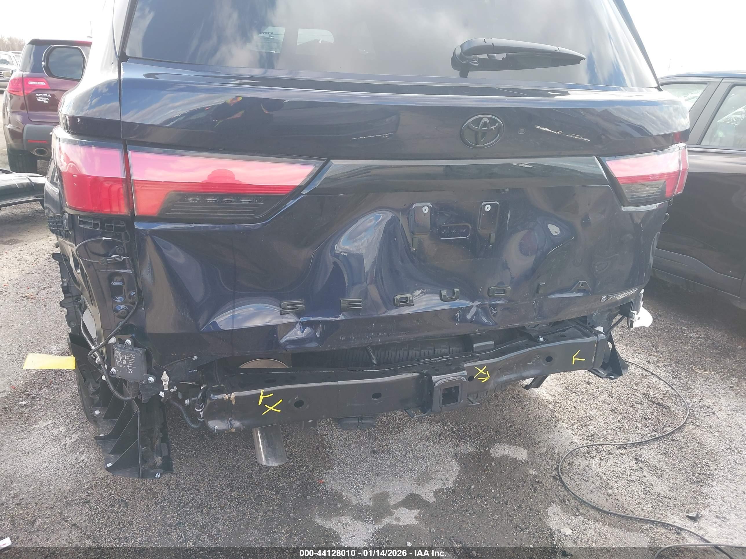 TOYOTA SEQUOIA image 6