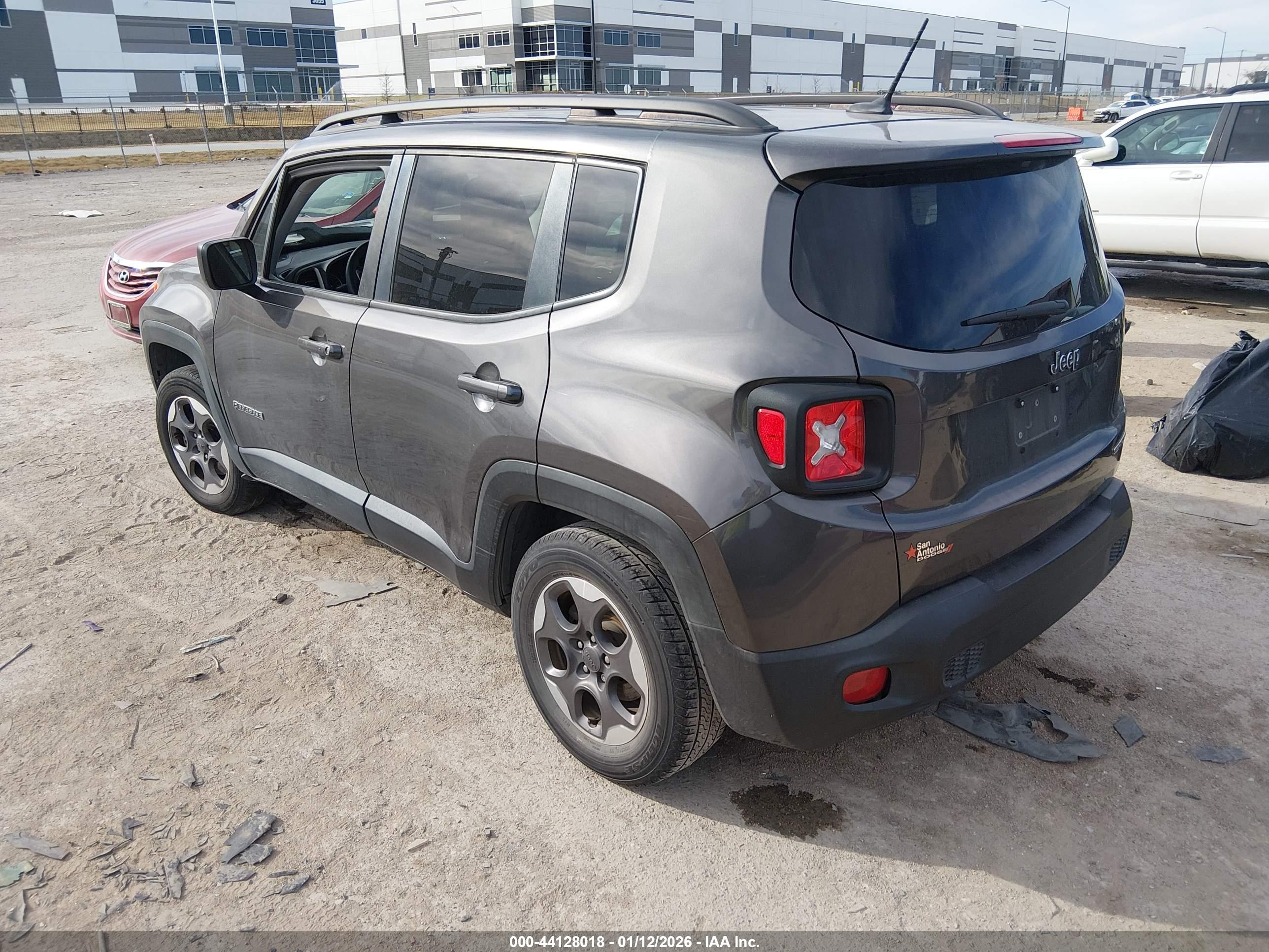 JEEP RENEGADE image 3