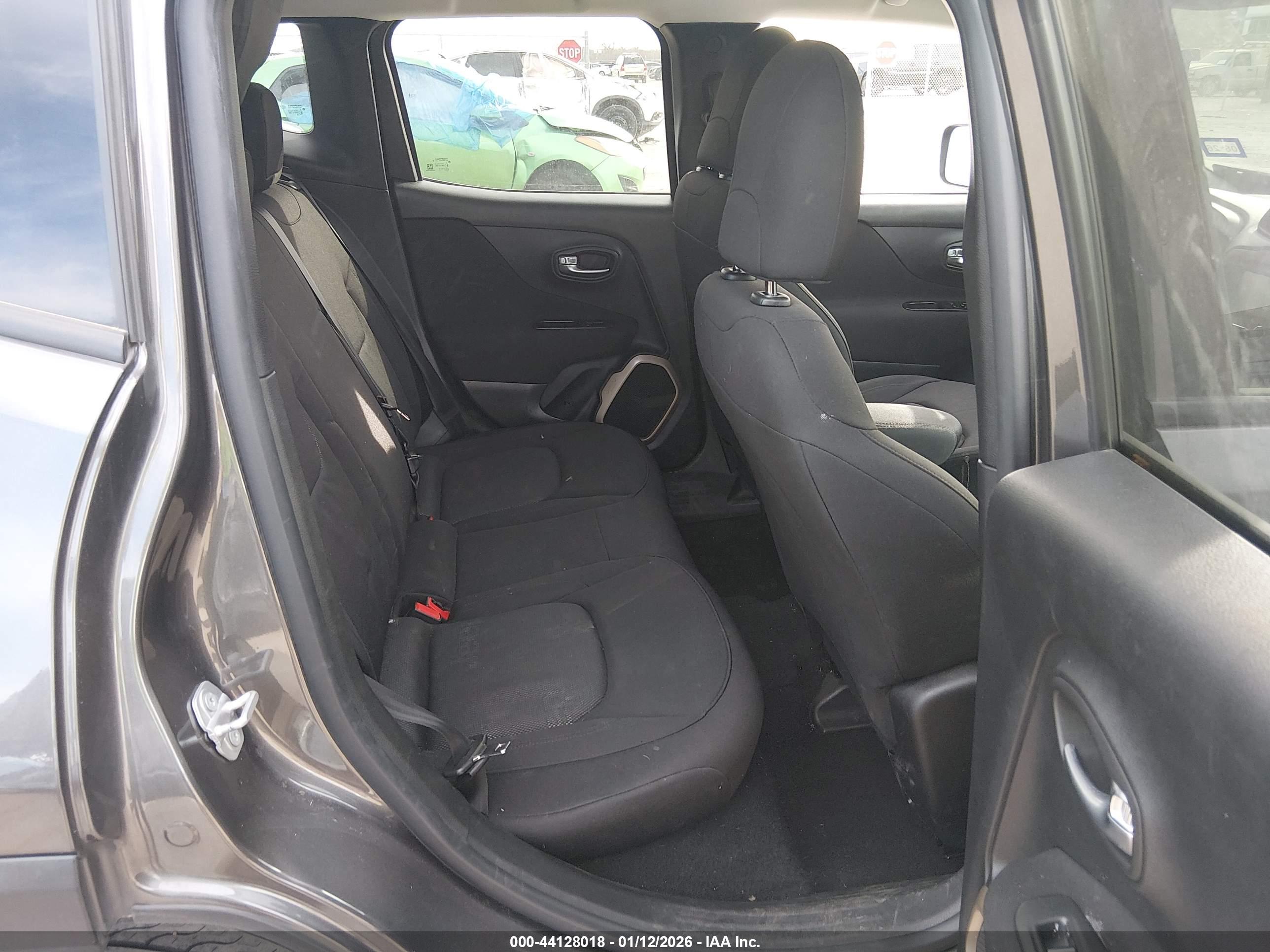 JEEP RENEGADE image 8