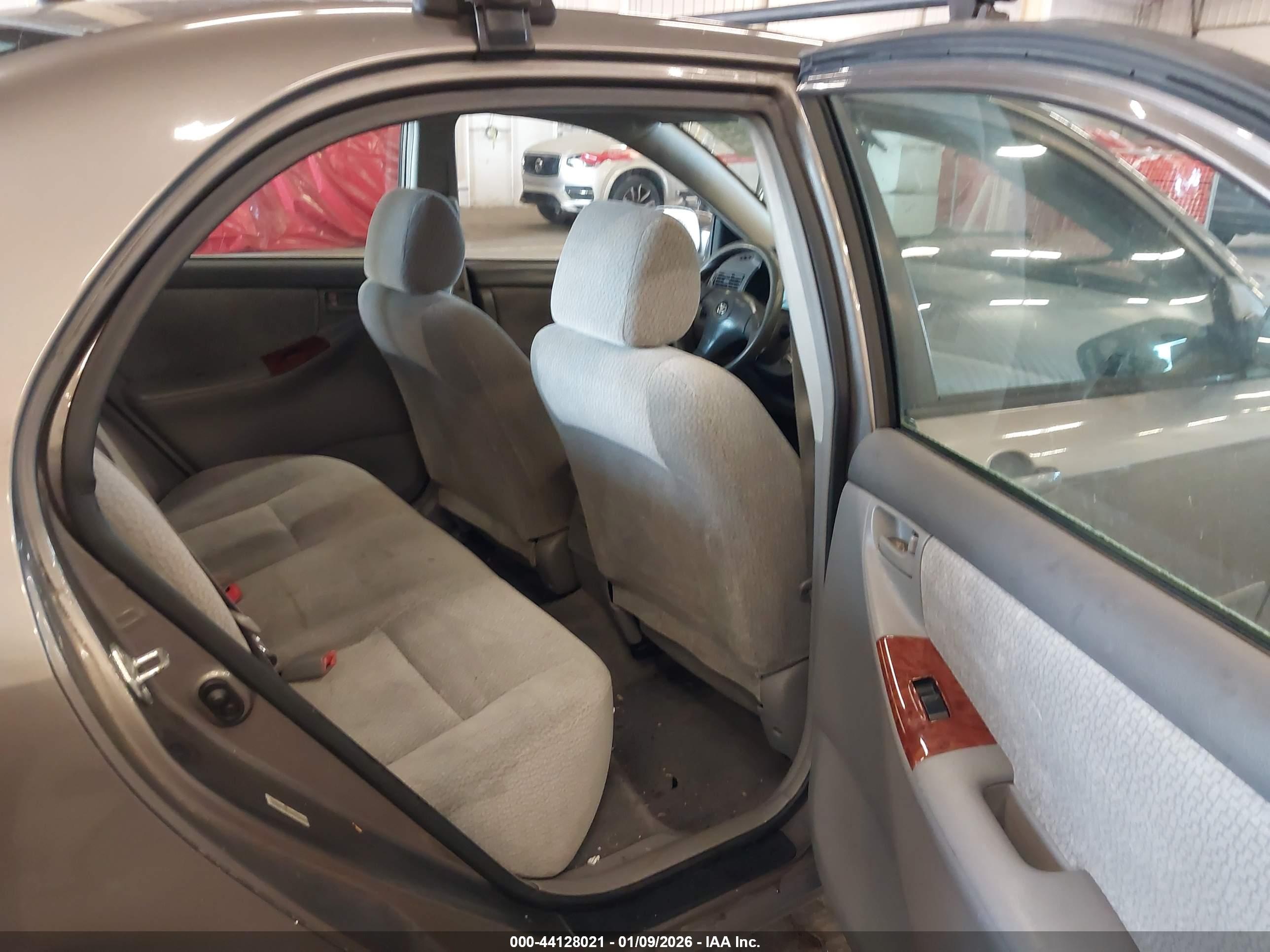 TOYOTA COROLLA image 8