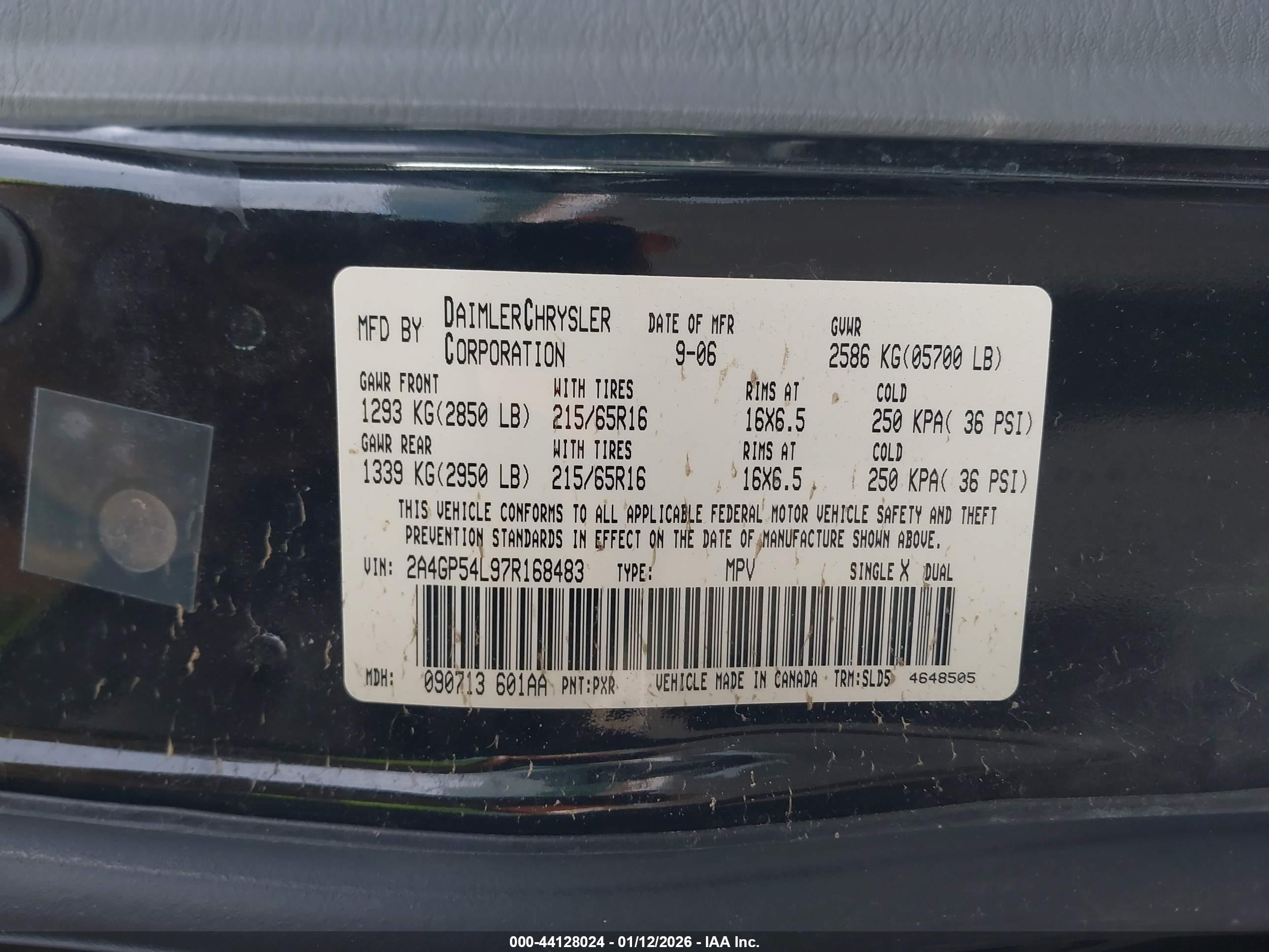 CHRYSLER TOWN image 9