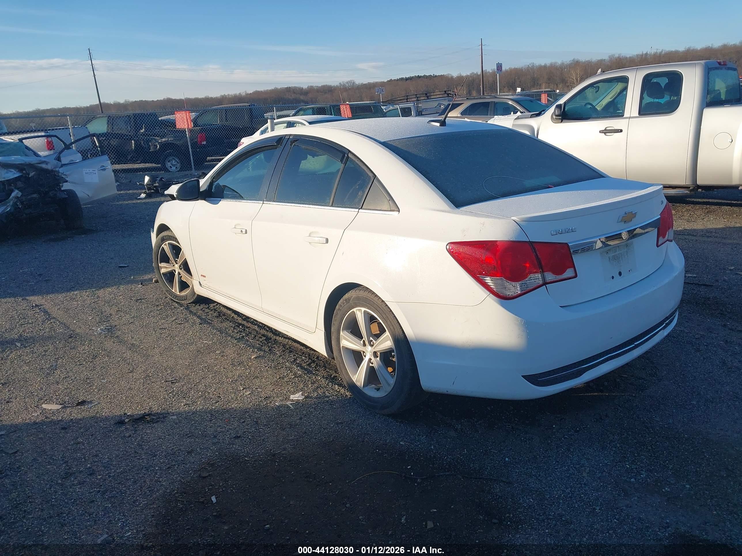 CHEVROLET CRUZE image 3