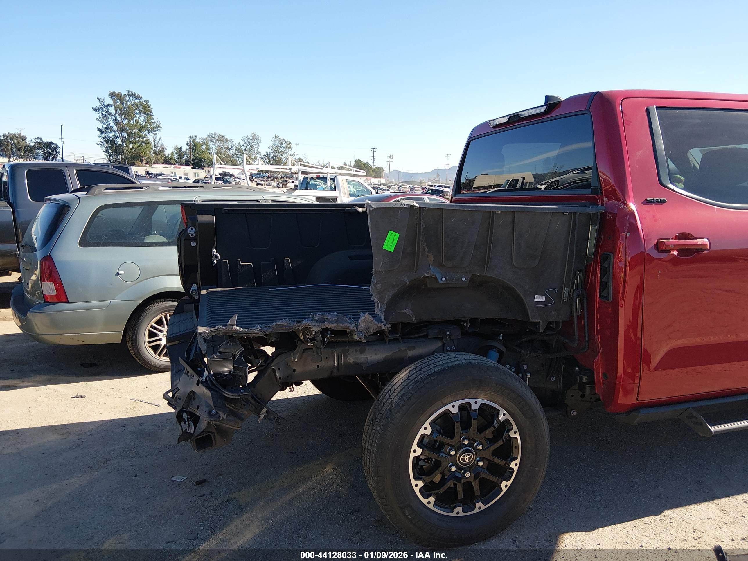 TOYOTA TUNDRA image 6