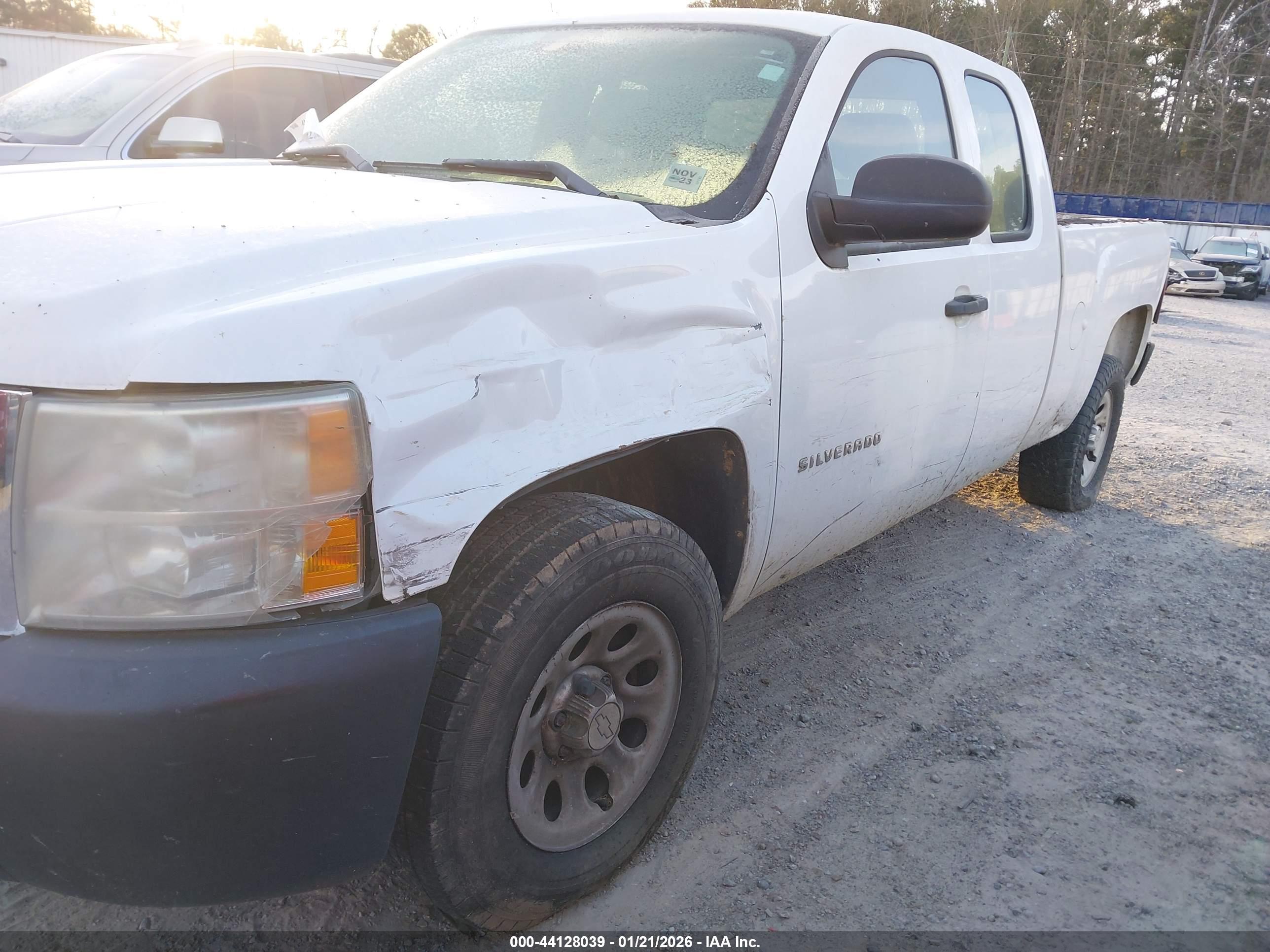 CHEVROLET SILVERADO image 6
