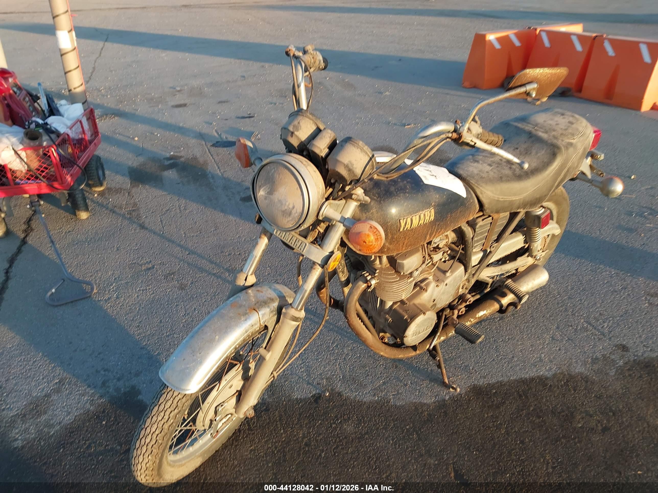YAMAHA XS400 image 2