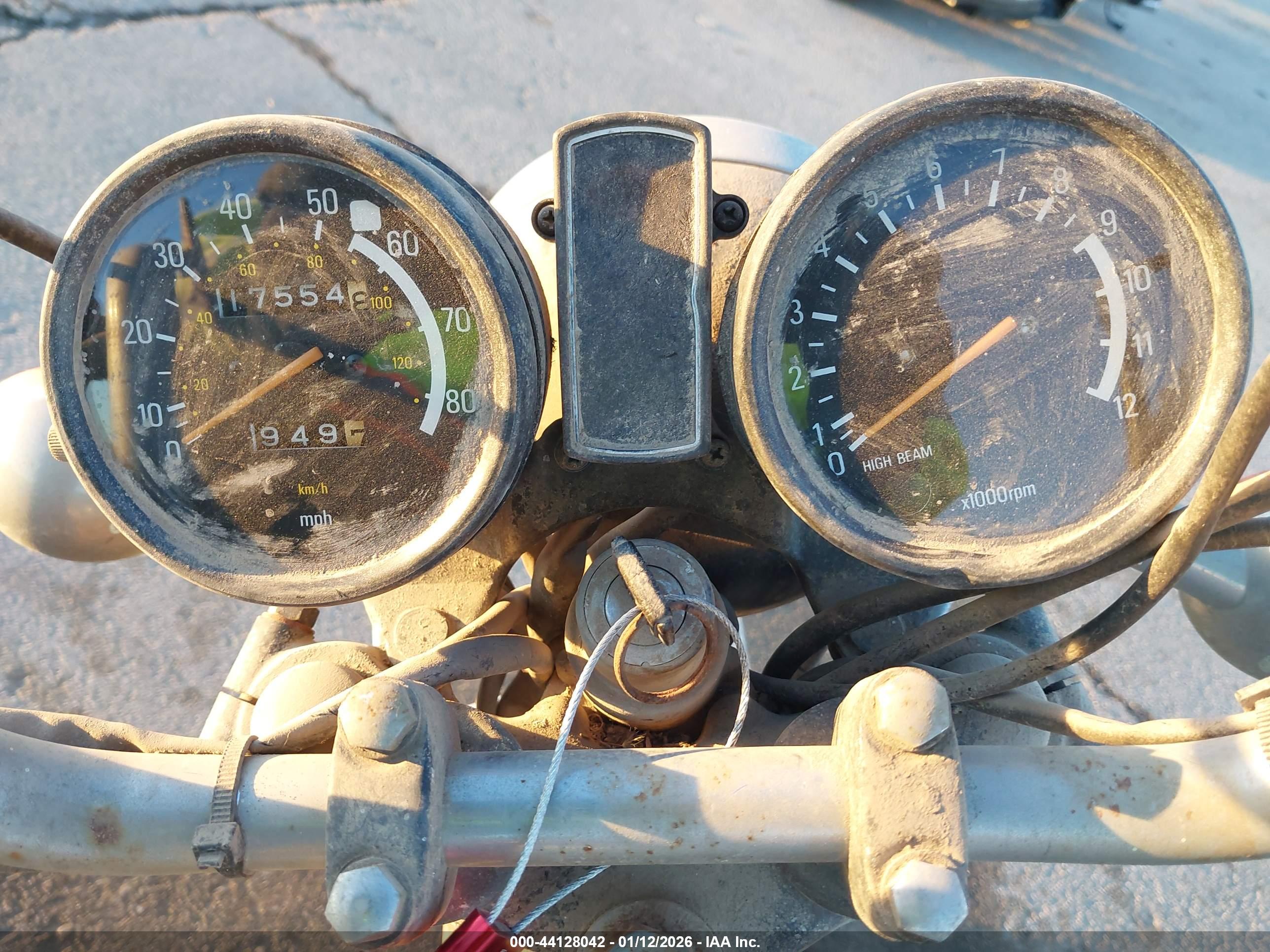 YAMAHA XS400 image 7