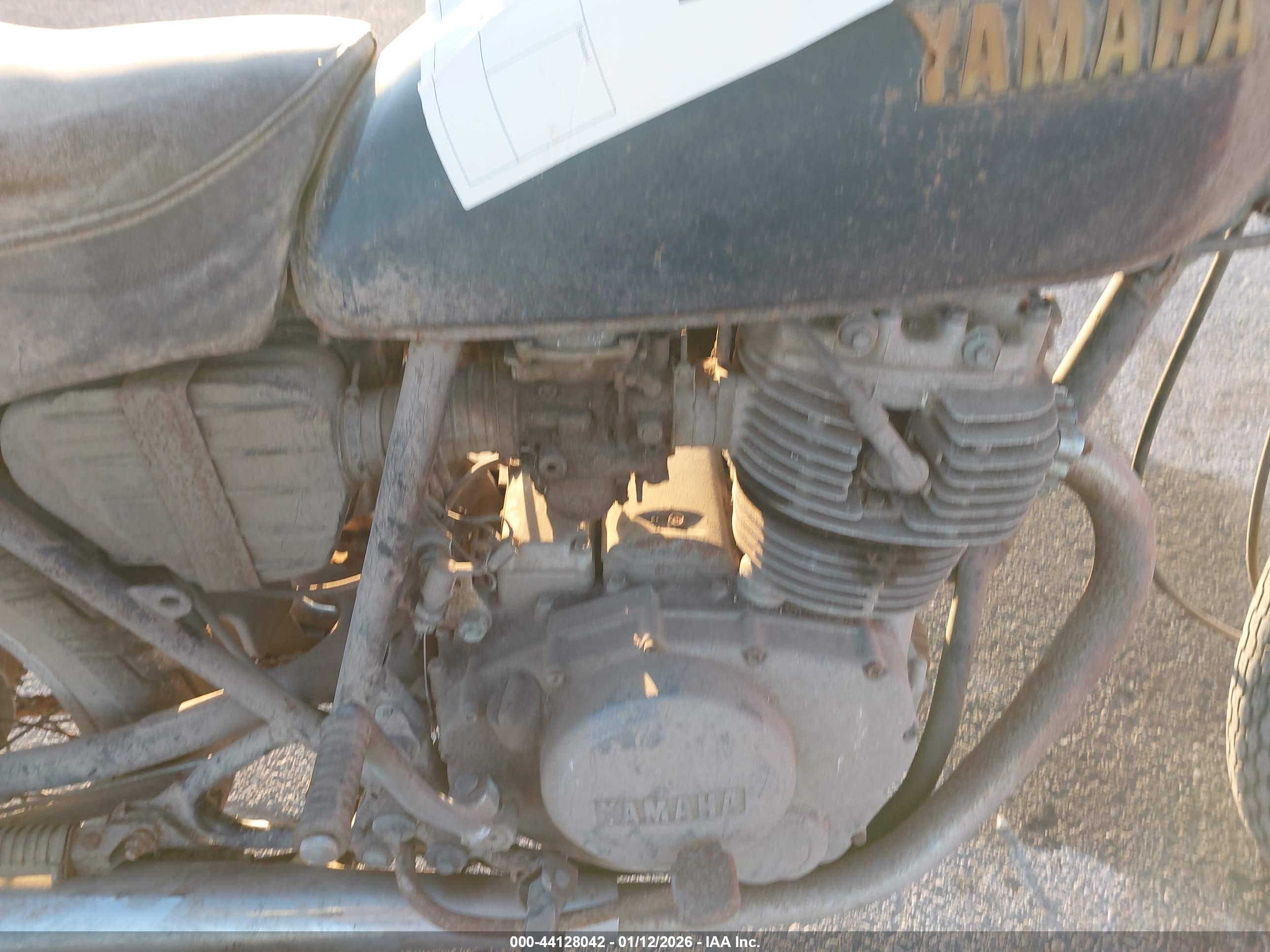 YAMAHA XS400 image 8
