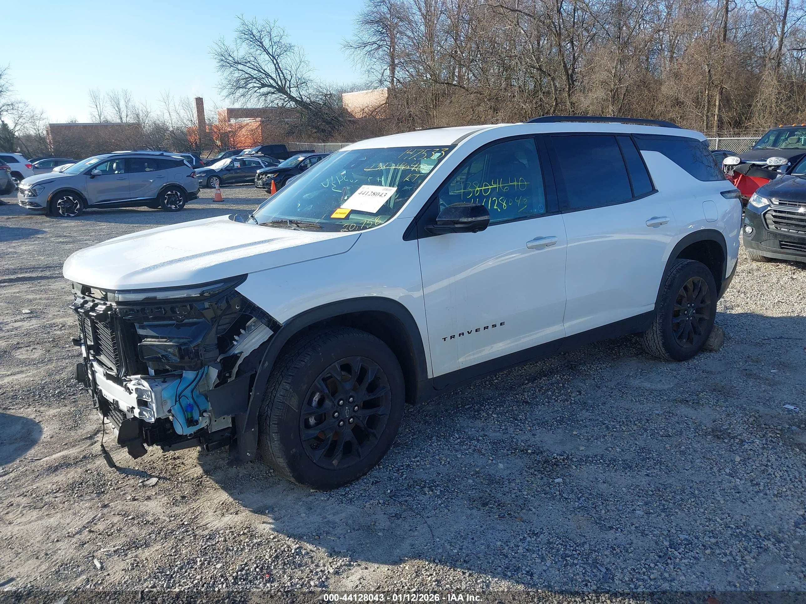 CHEVROLET TRAVERSE image 2
