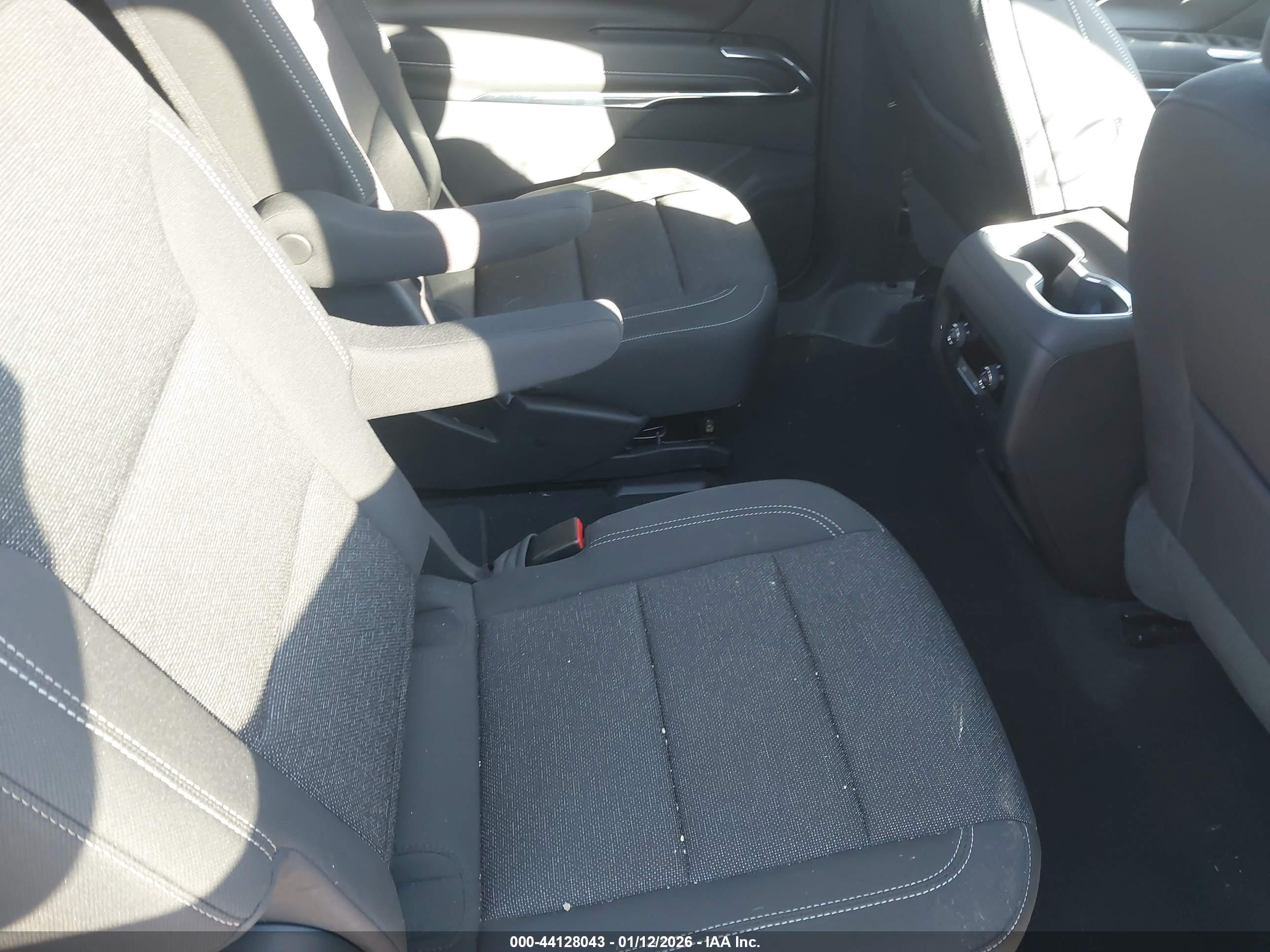 CHEVROLET TRAVERSE image 8