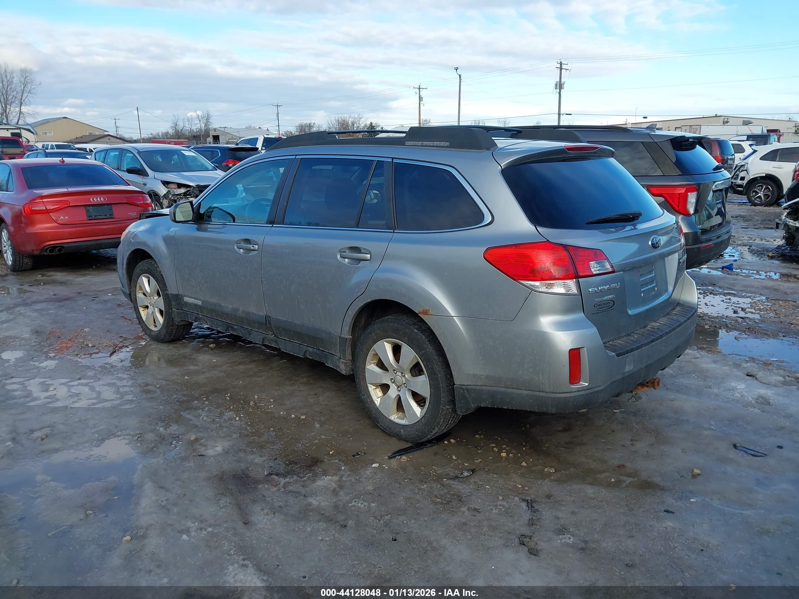 SUBARU OUTBACK image 3