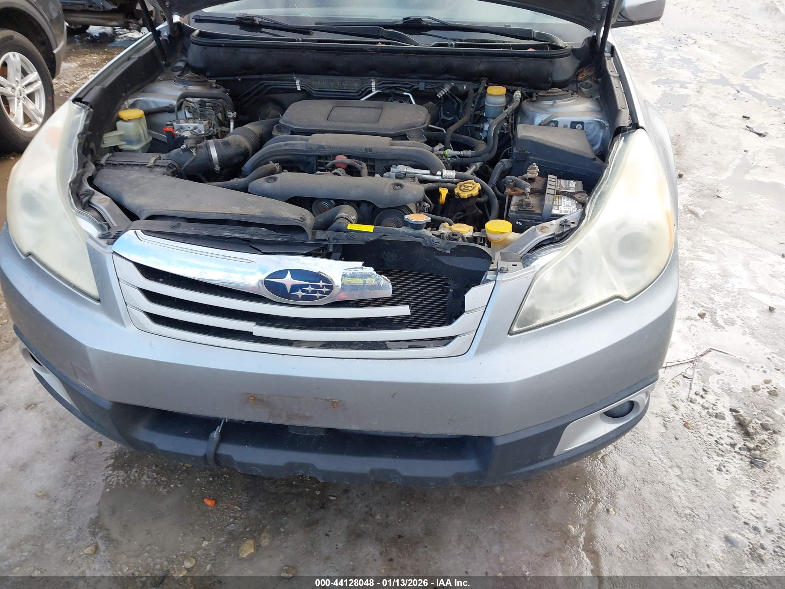 SUBARU OUTBACK image 6