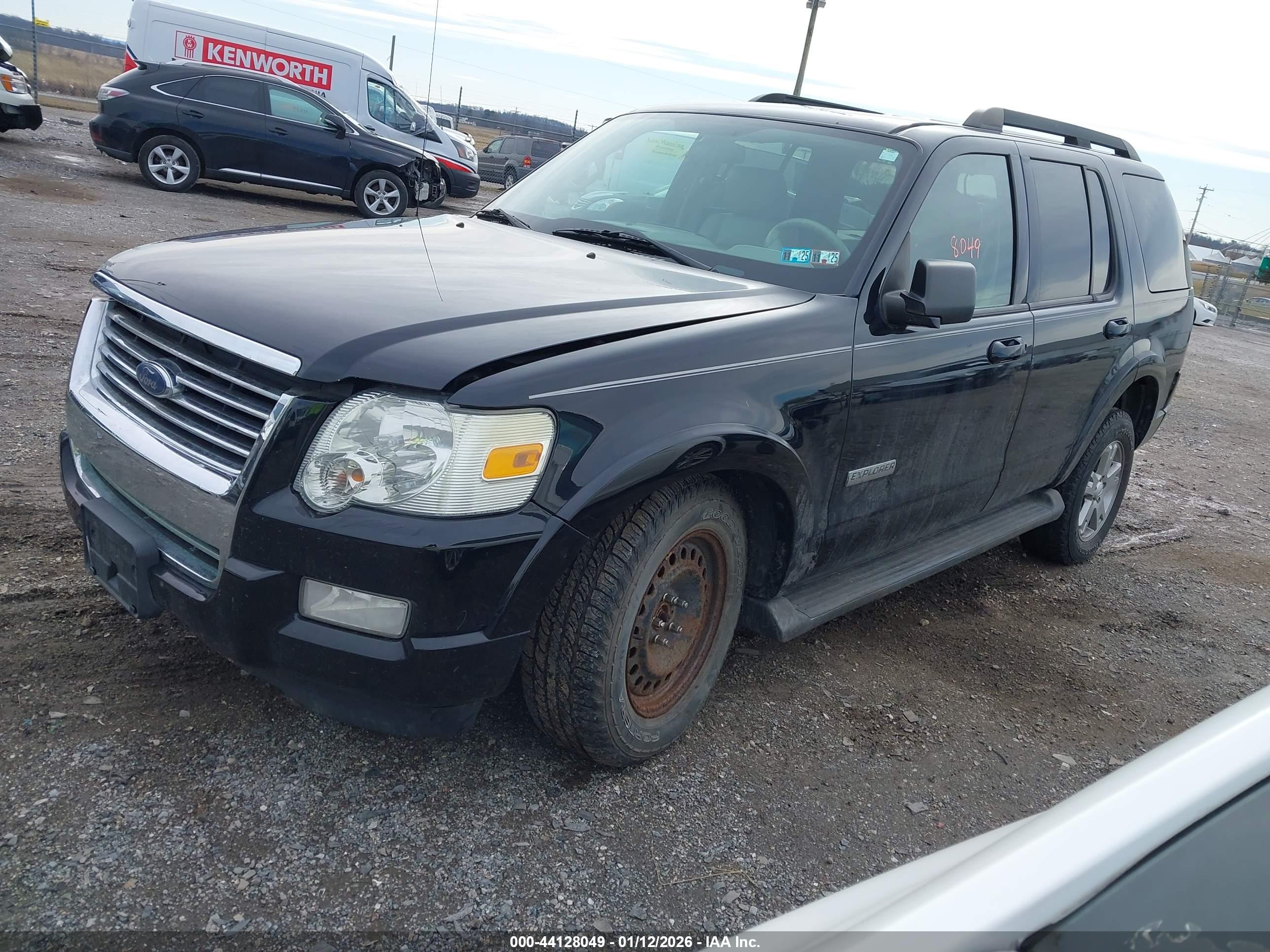 FORD EXPLORER image 2
