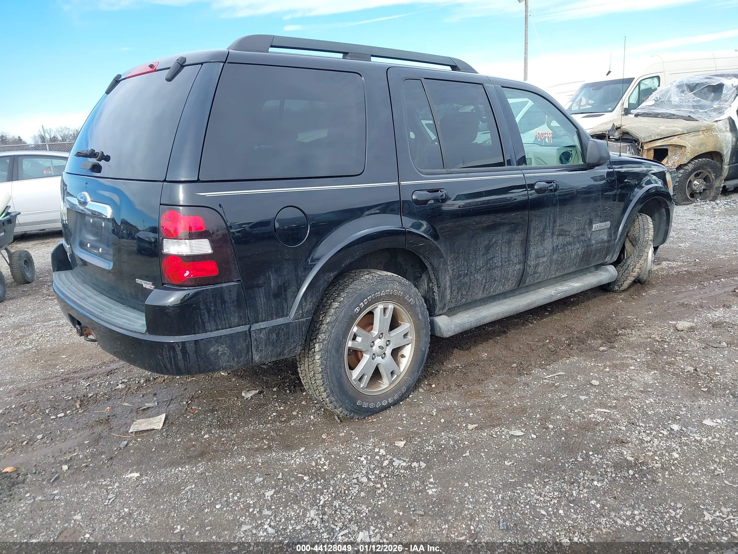 FORD EXPLORER image 4