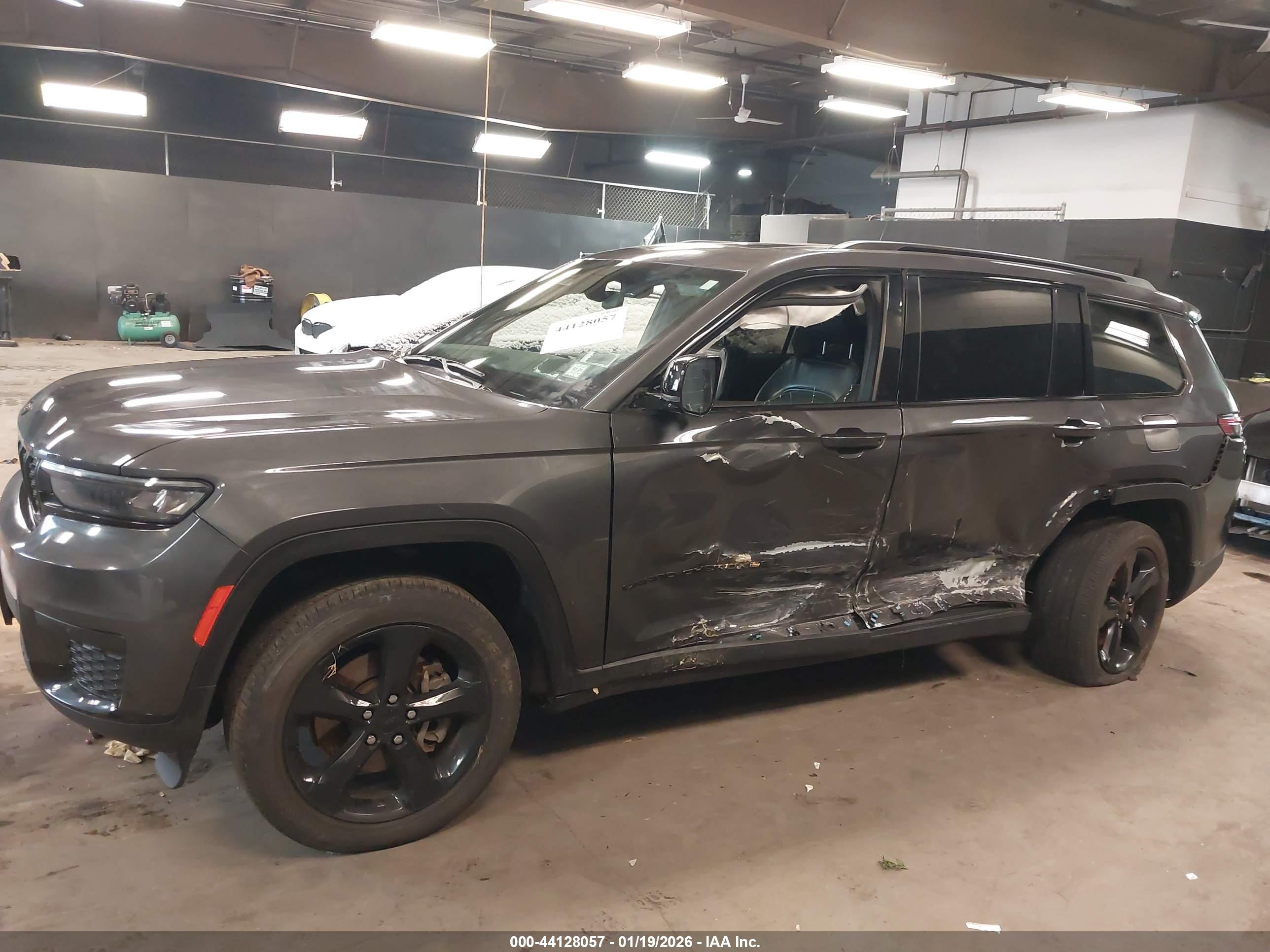 JEEP GRAND image 6
