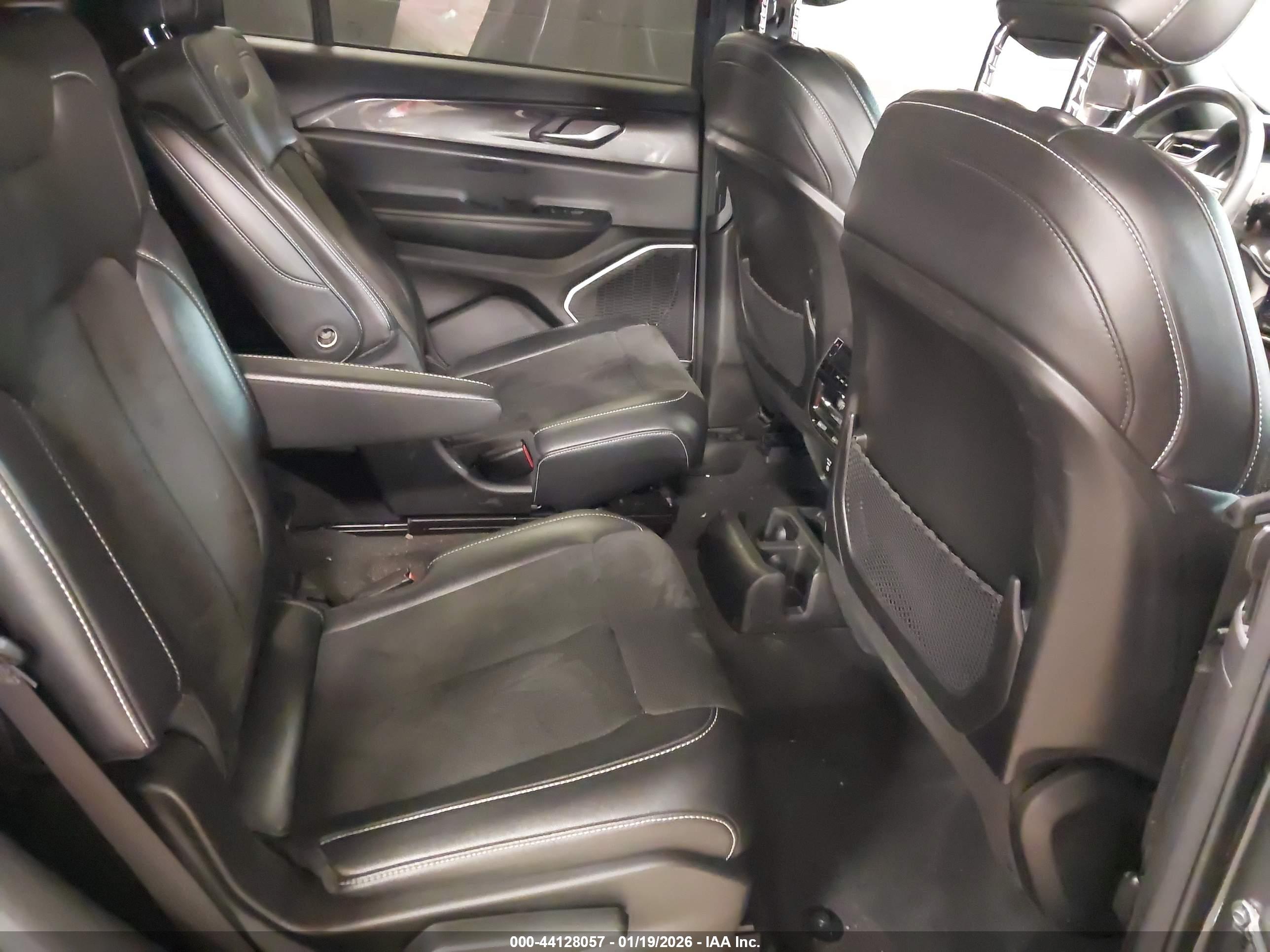JEEP GRAND image 8